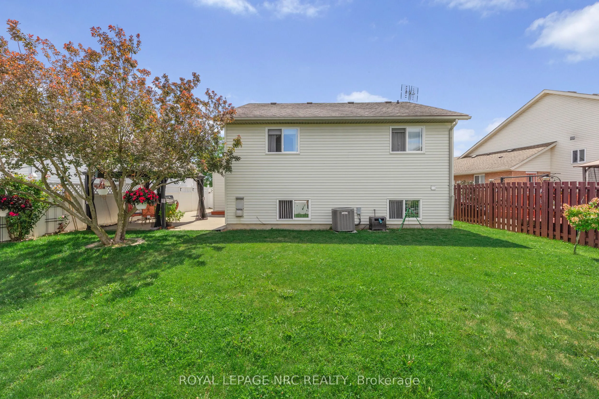 46 Foxhill Crescent