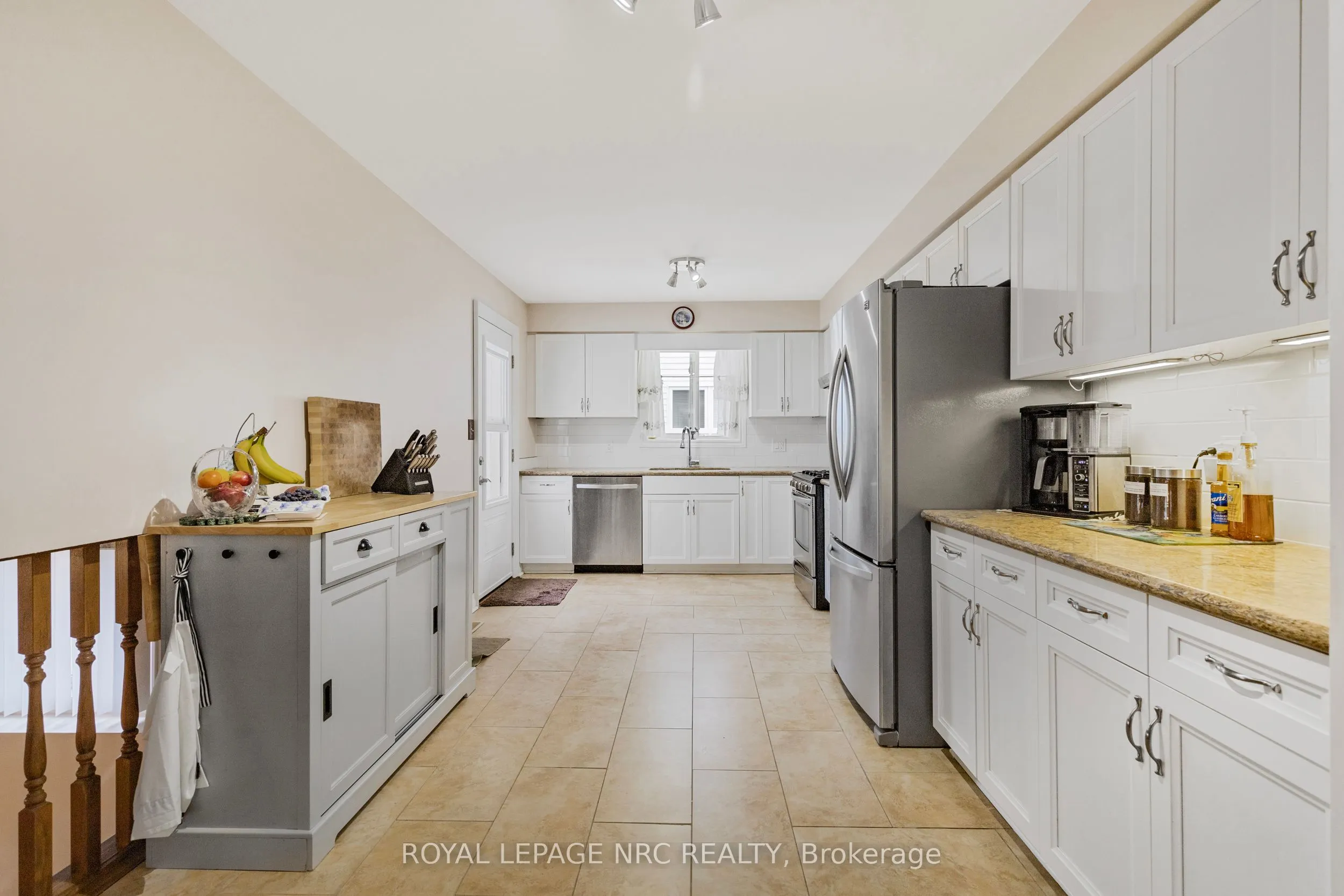 46 Foxhill Crescent