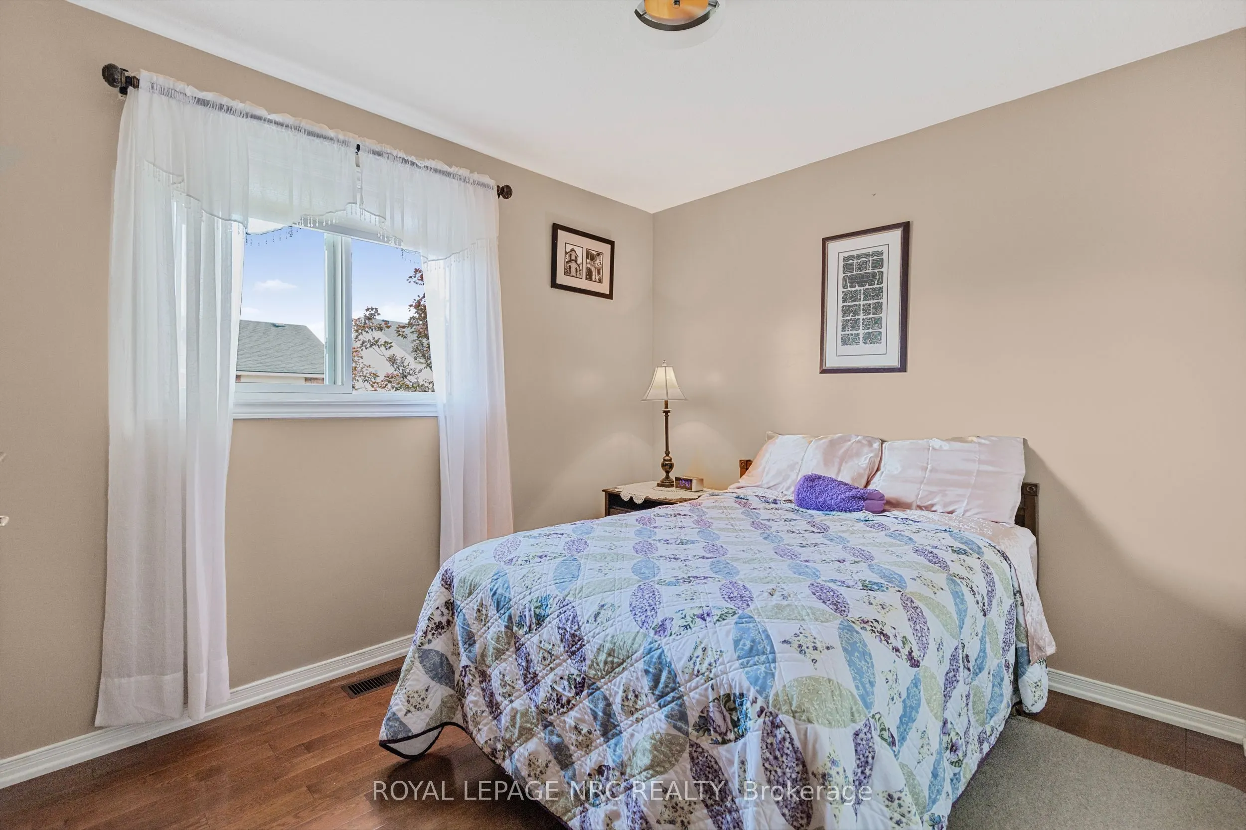46 Foxhill Crescent