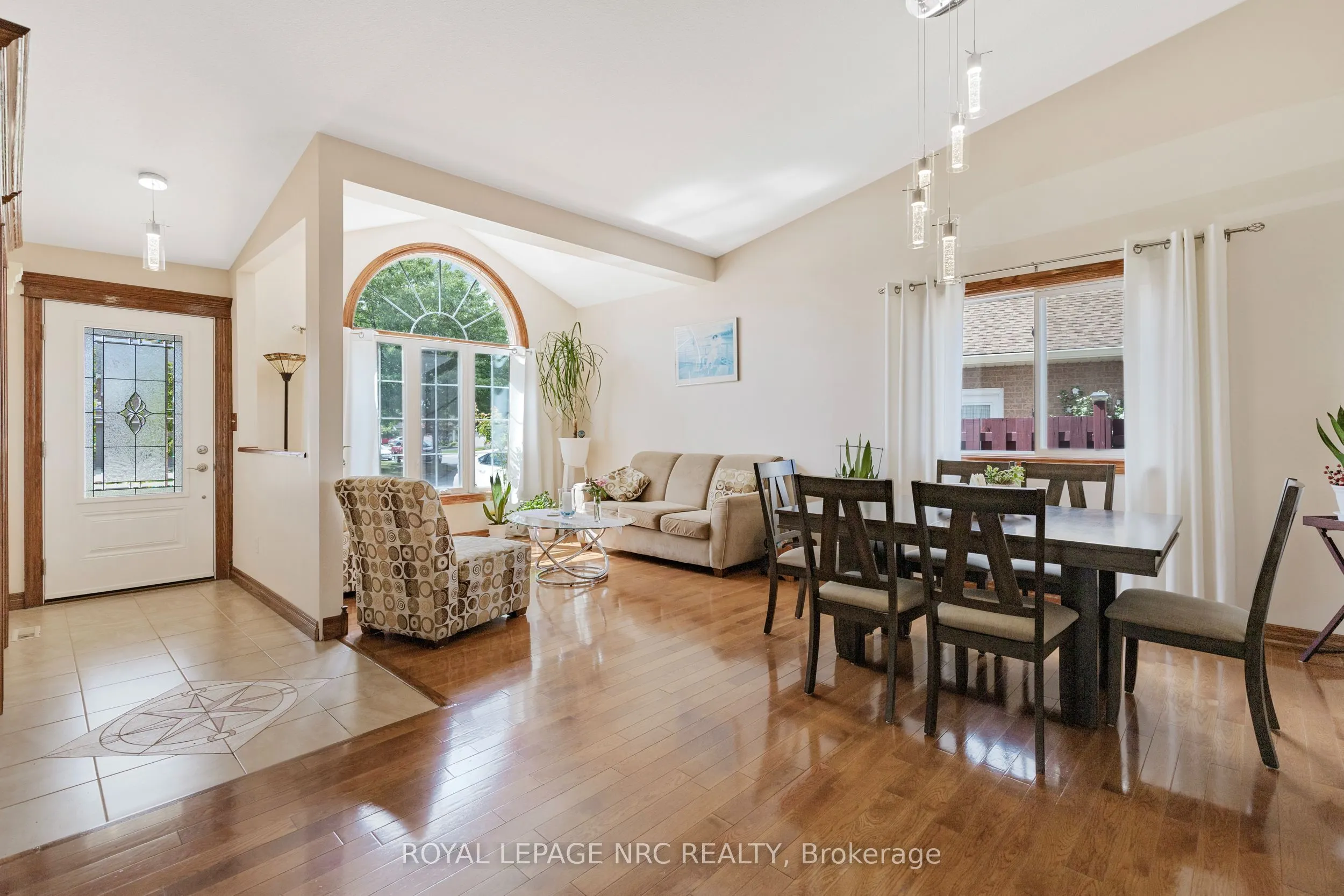 46 Foxhill Crescent