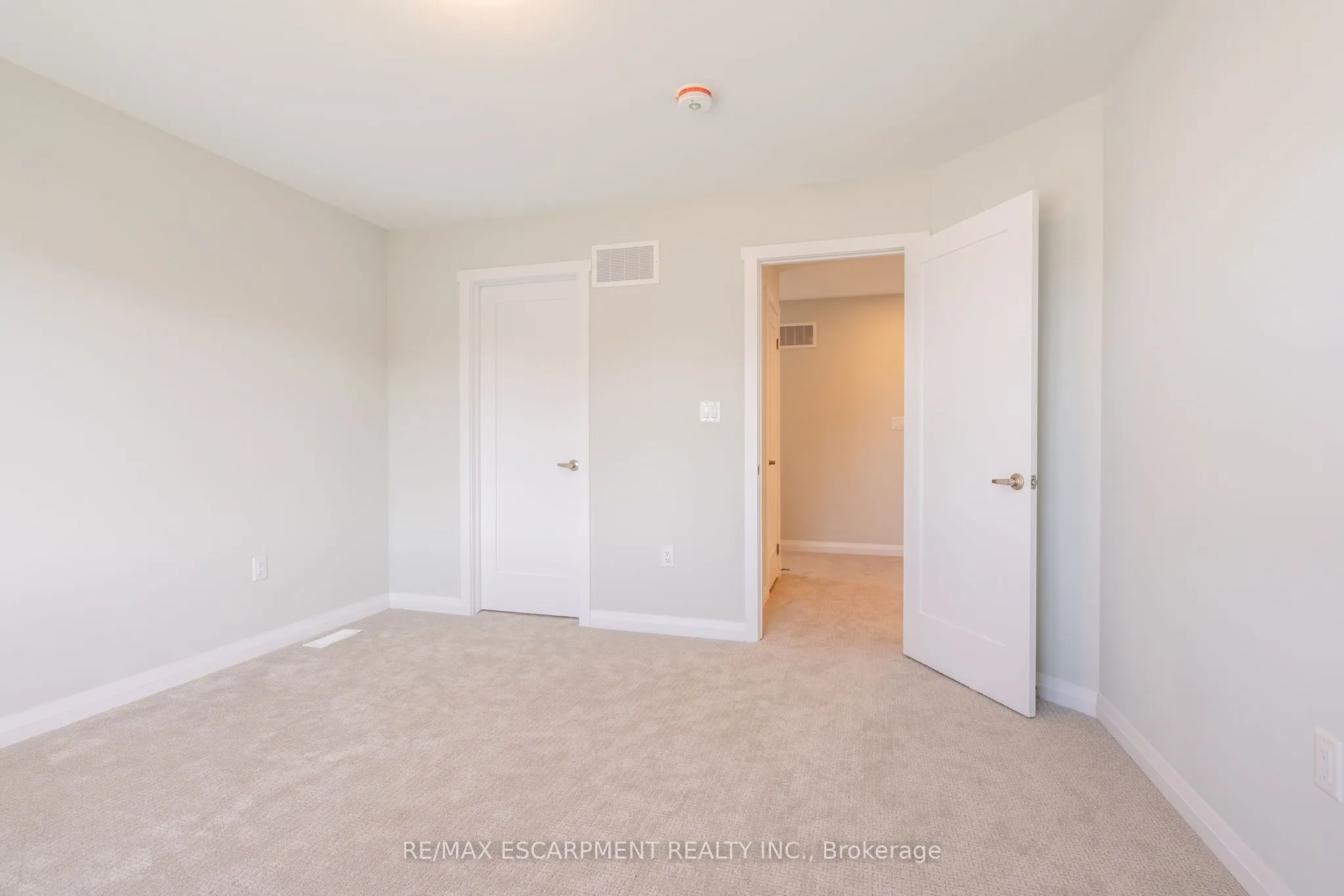 239 LORMONT Boulevard