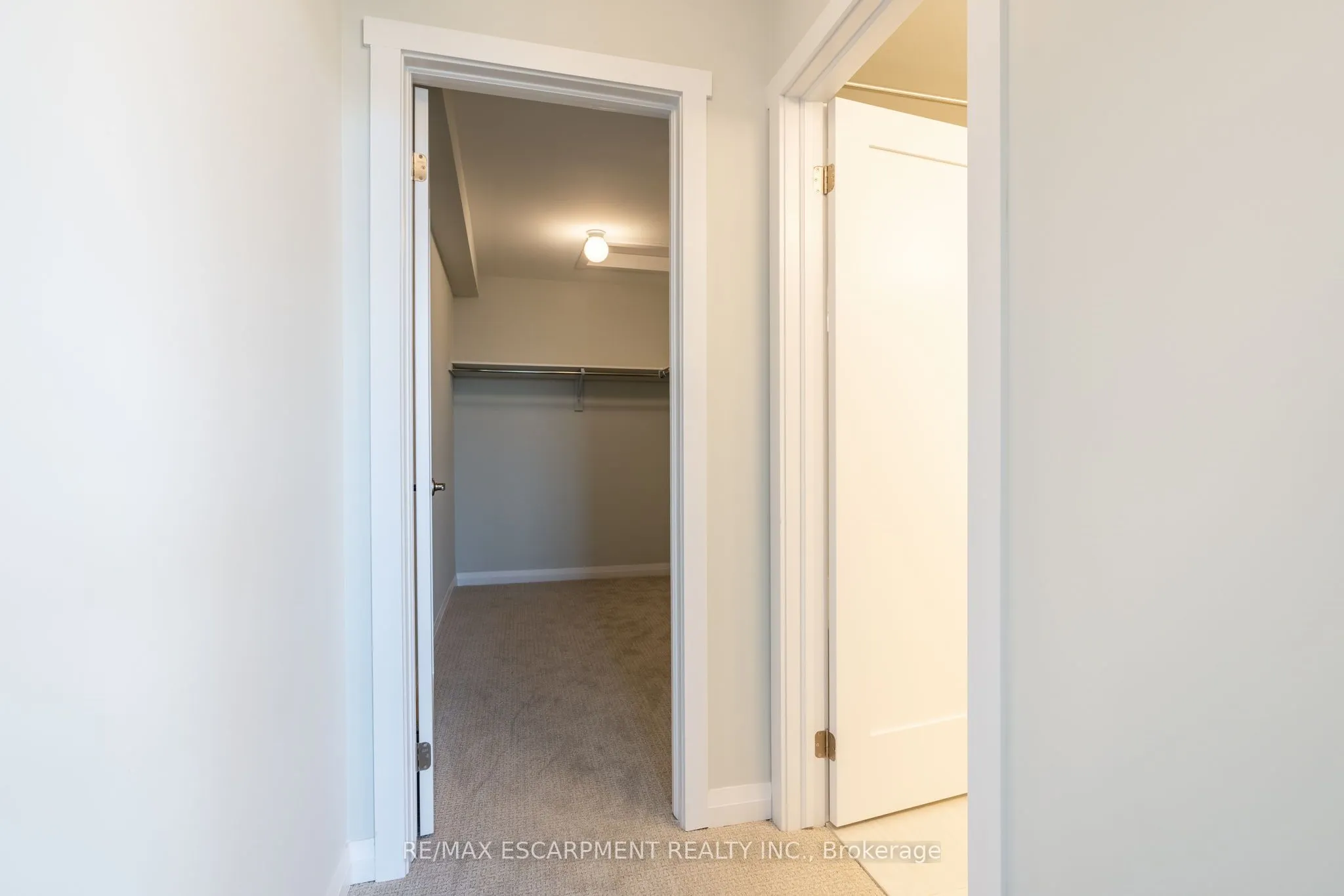 239 LORMONT Boulevard