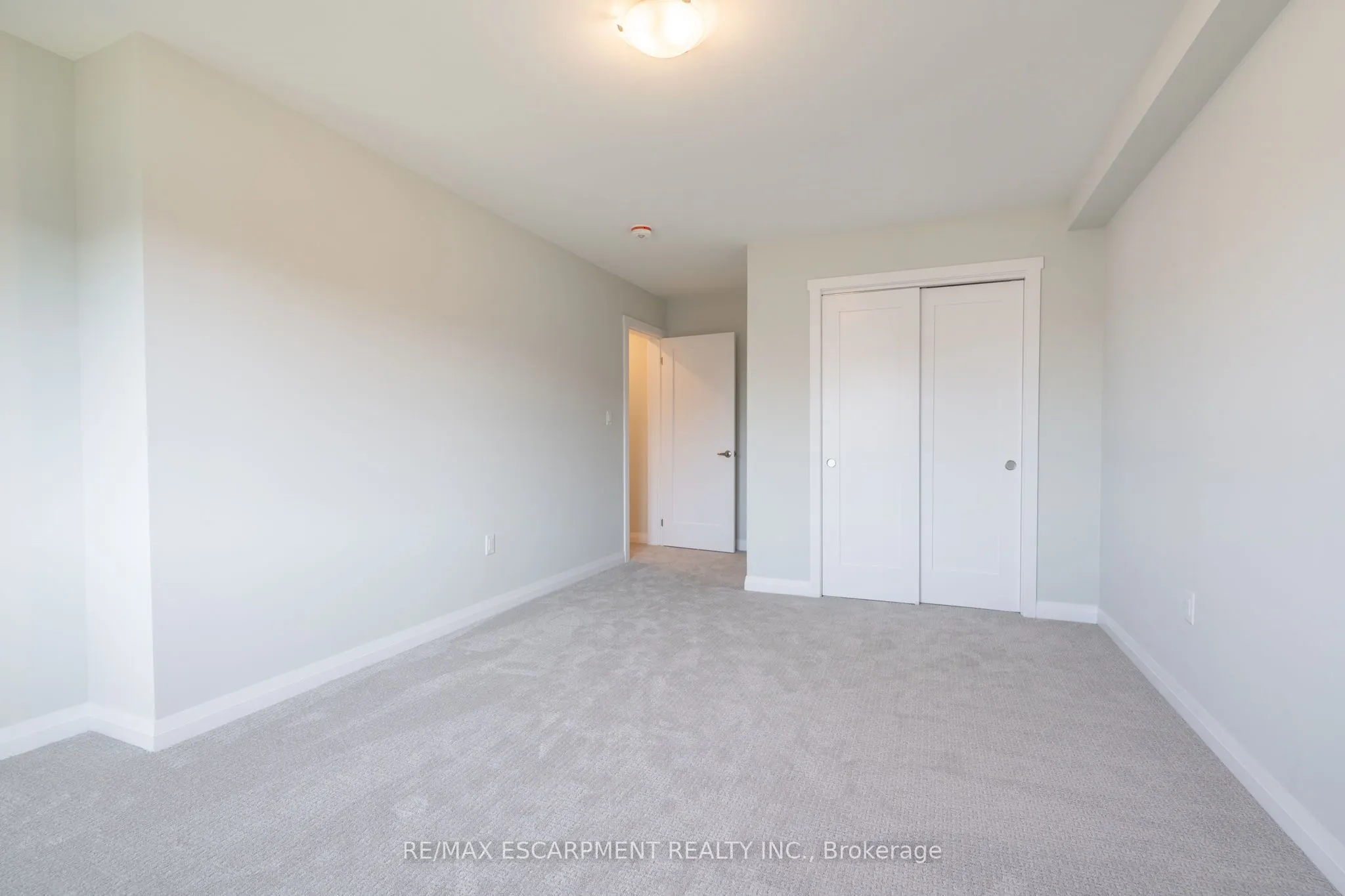 239 LORMONT Boulevard