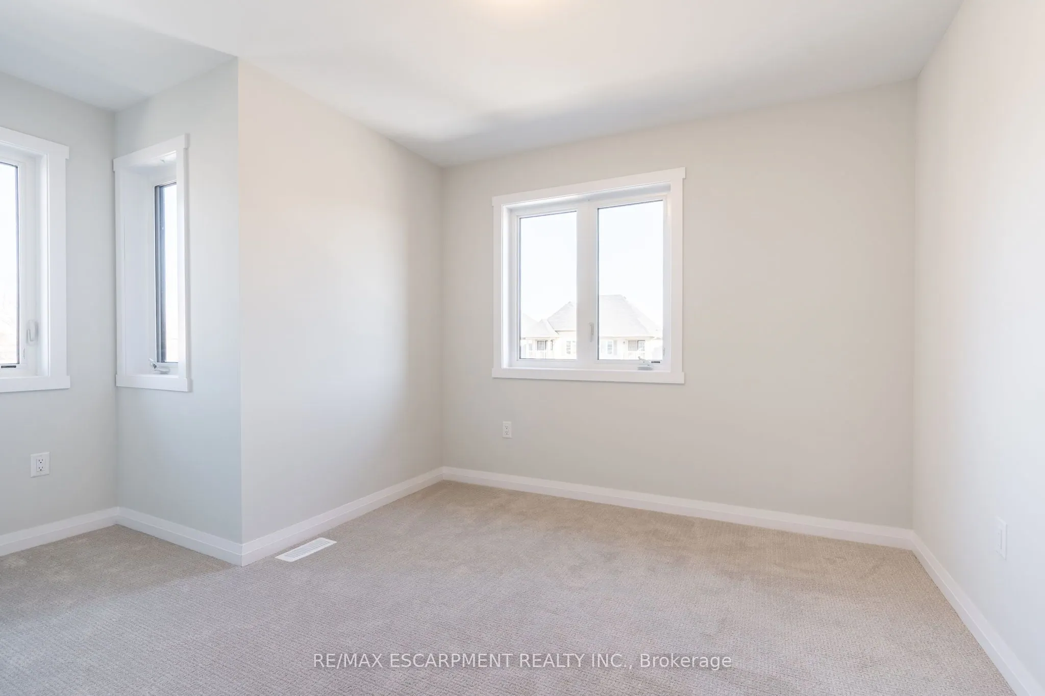 239 LORMONT Boulevard