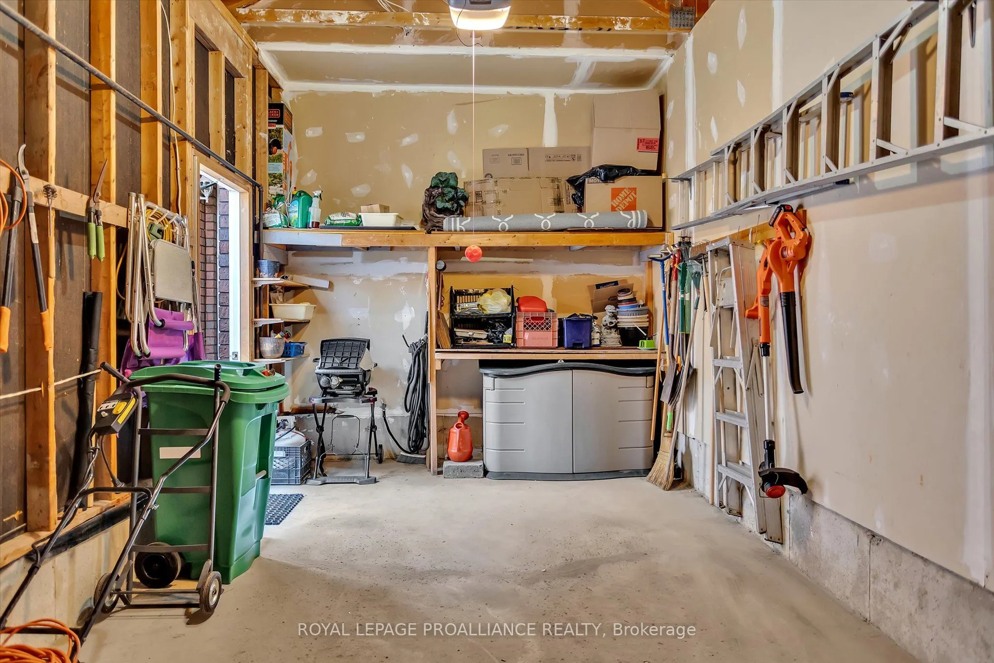 1269 Eagle Crescent