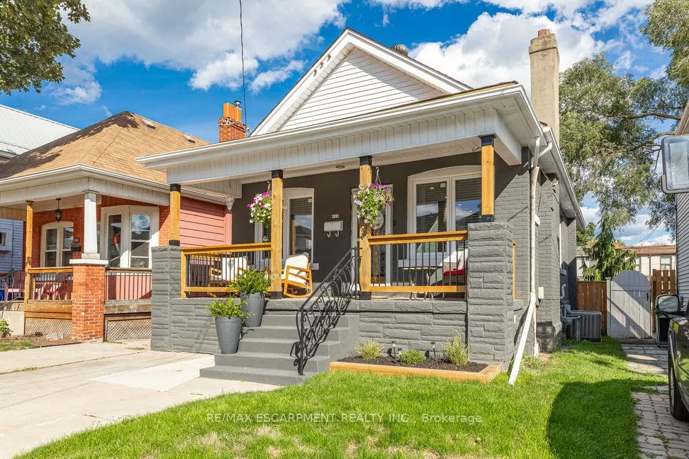 132 London Street N