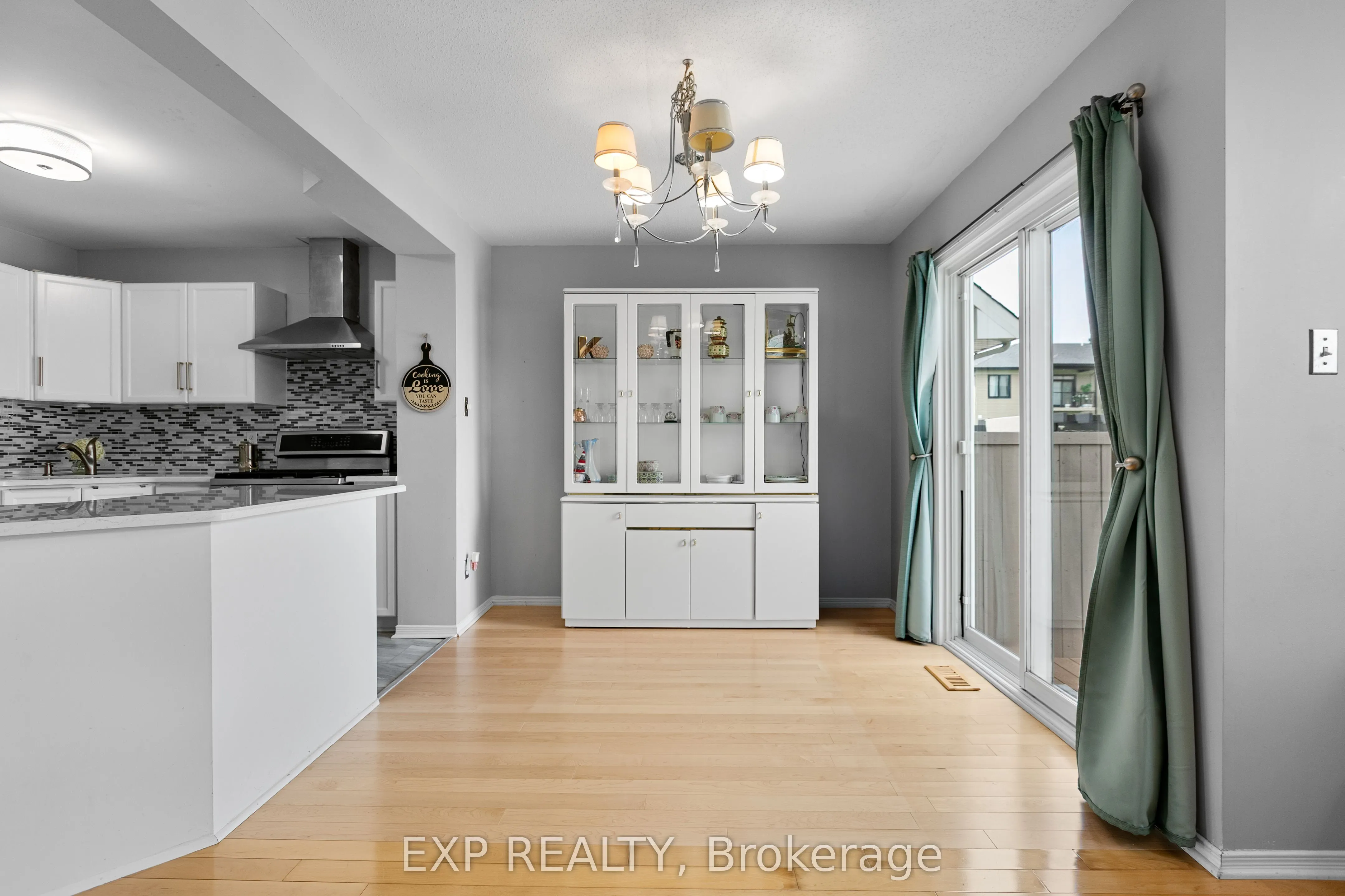 196 Daventry Crescent