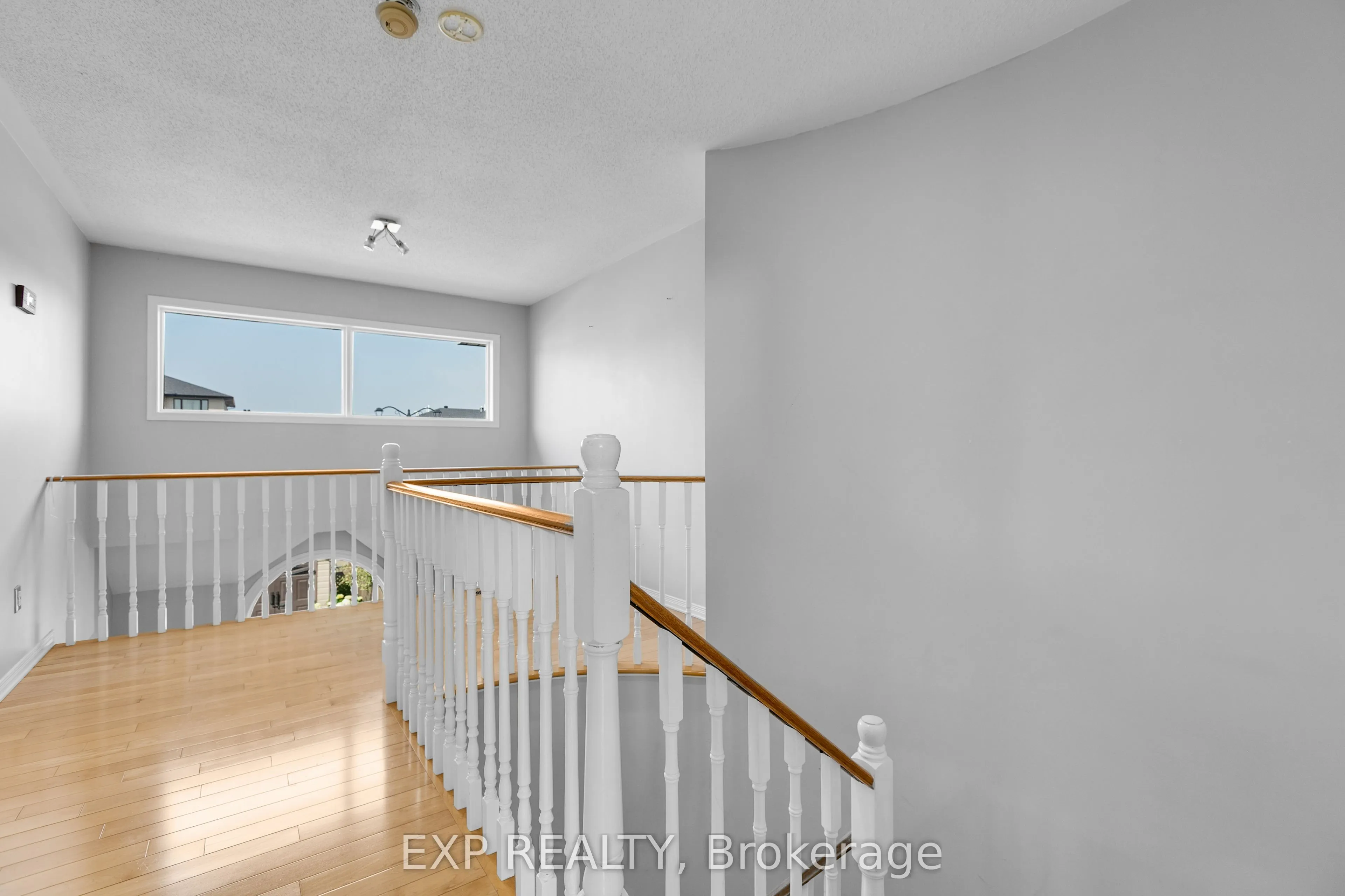 196 Daventry Crescent
