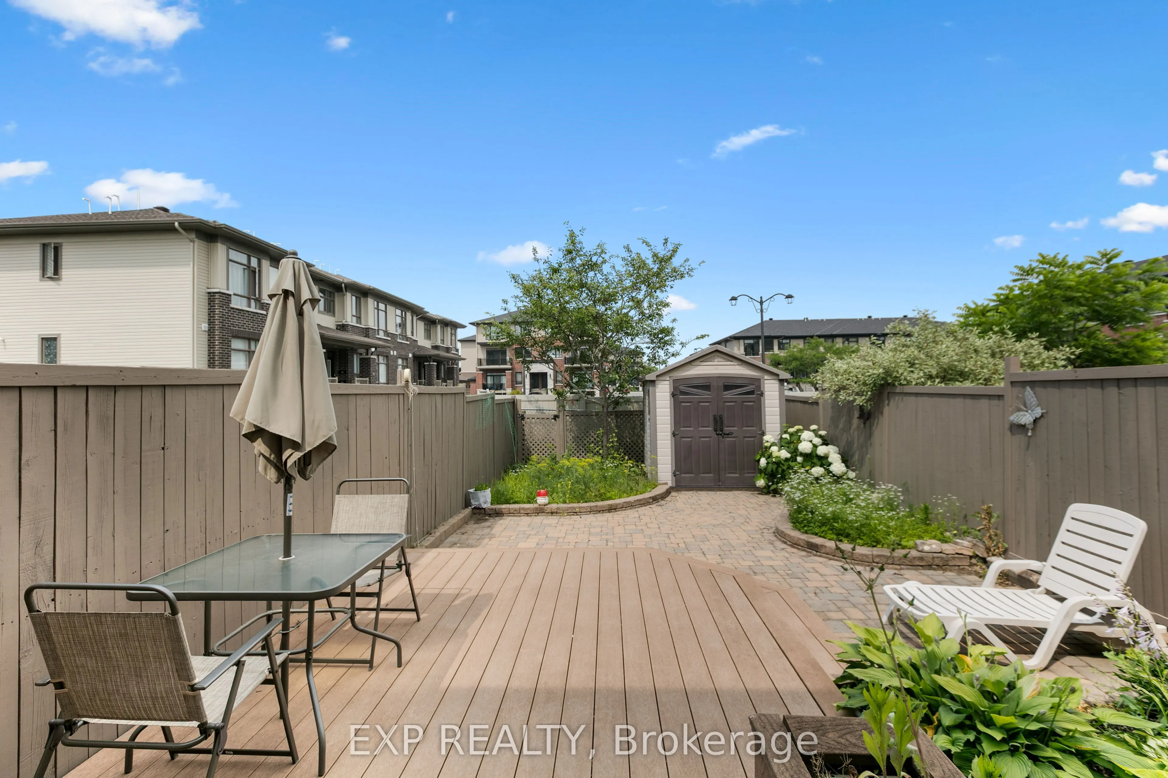 196 Daventry Crescent
