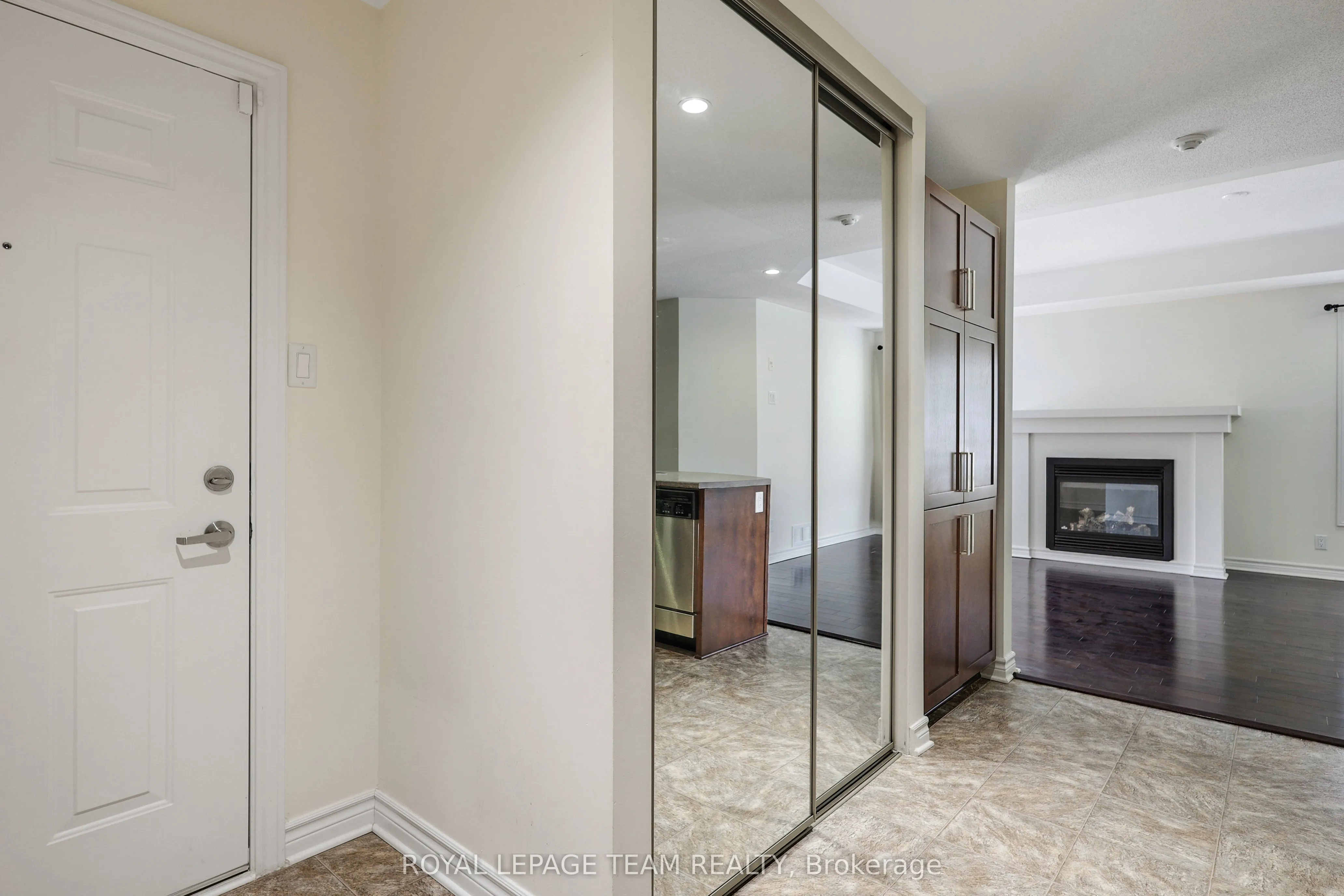 385 Paseo Private, #4