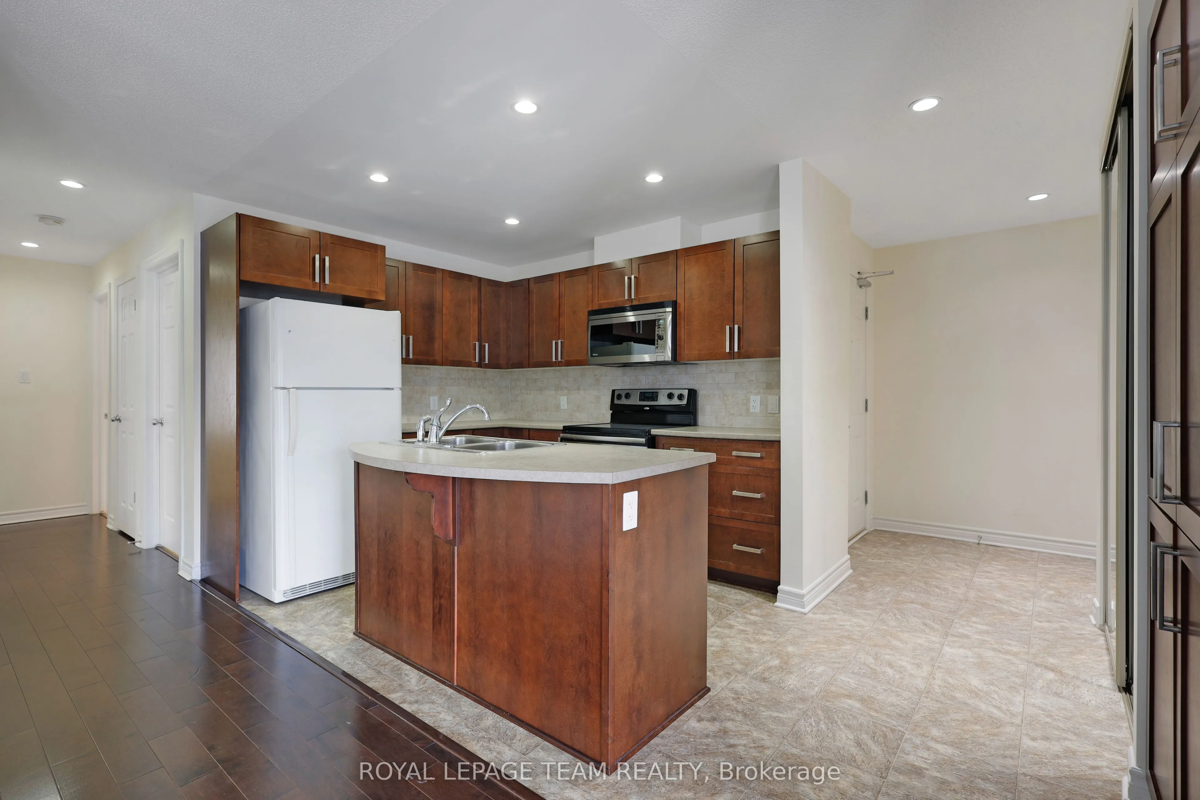 385 Paseo Private, #4