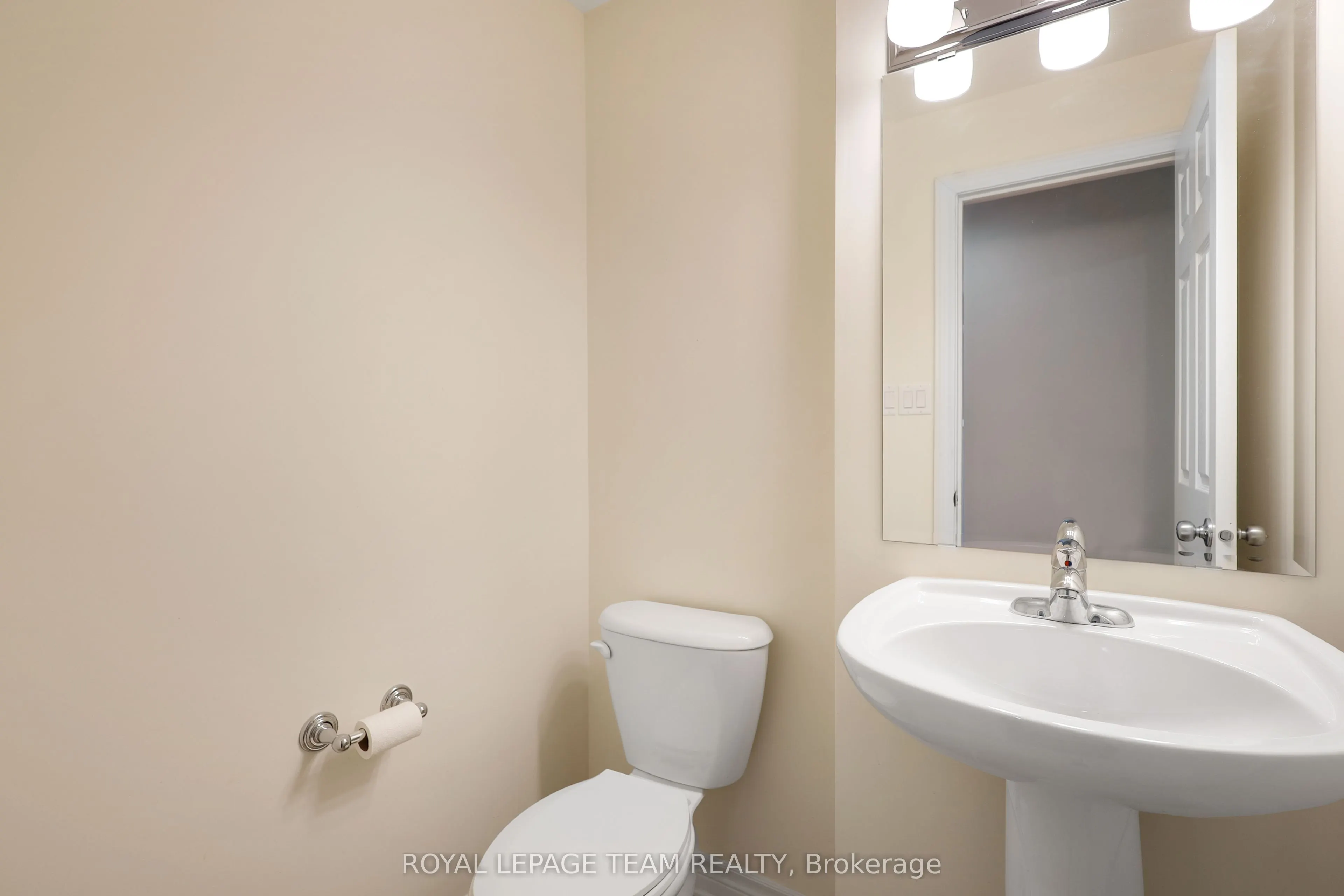 385 Paseo Private, #4