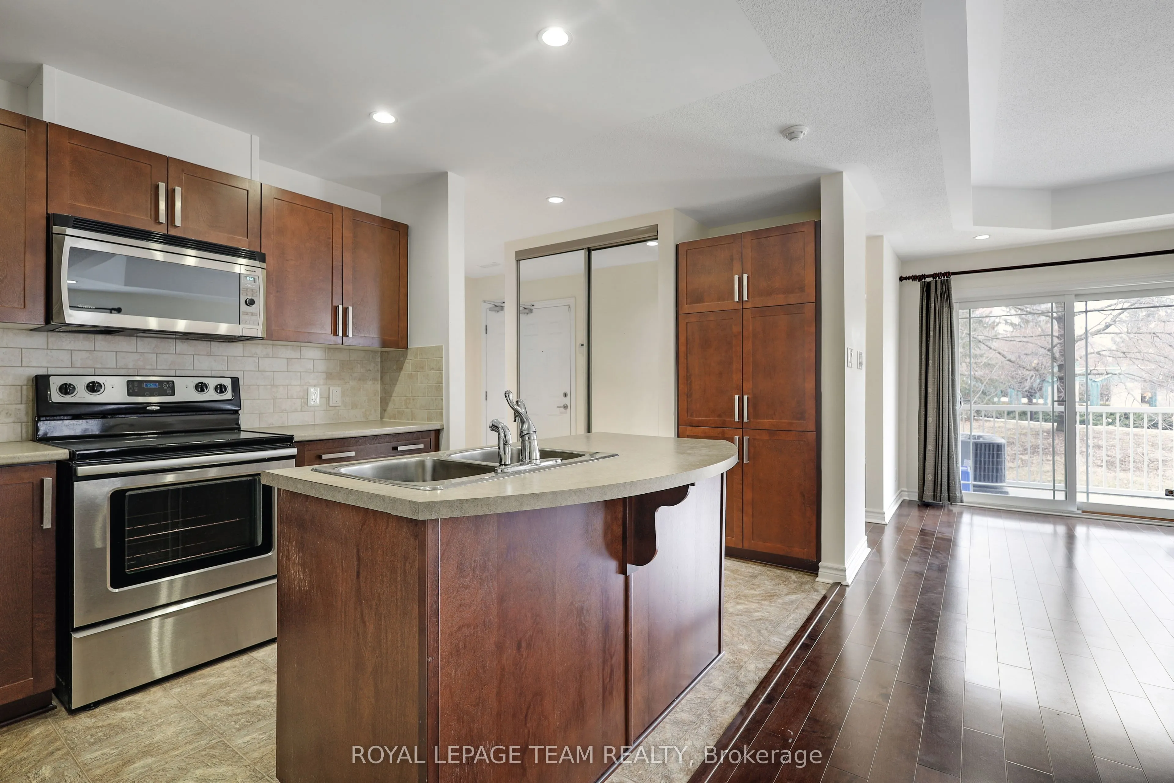 385 Paseo Private, #4