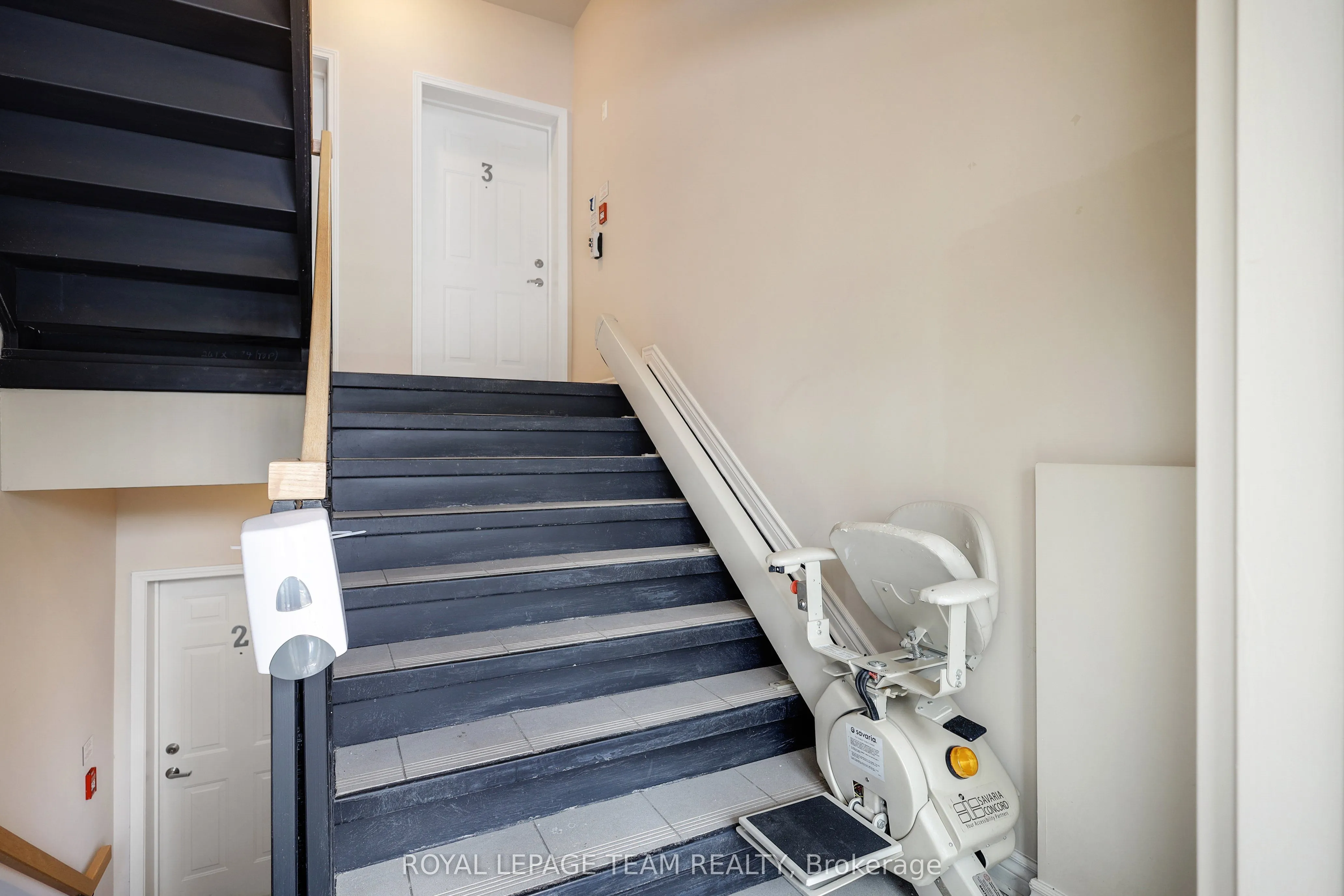 385 Paseo Private, #4