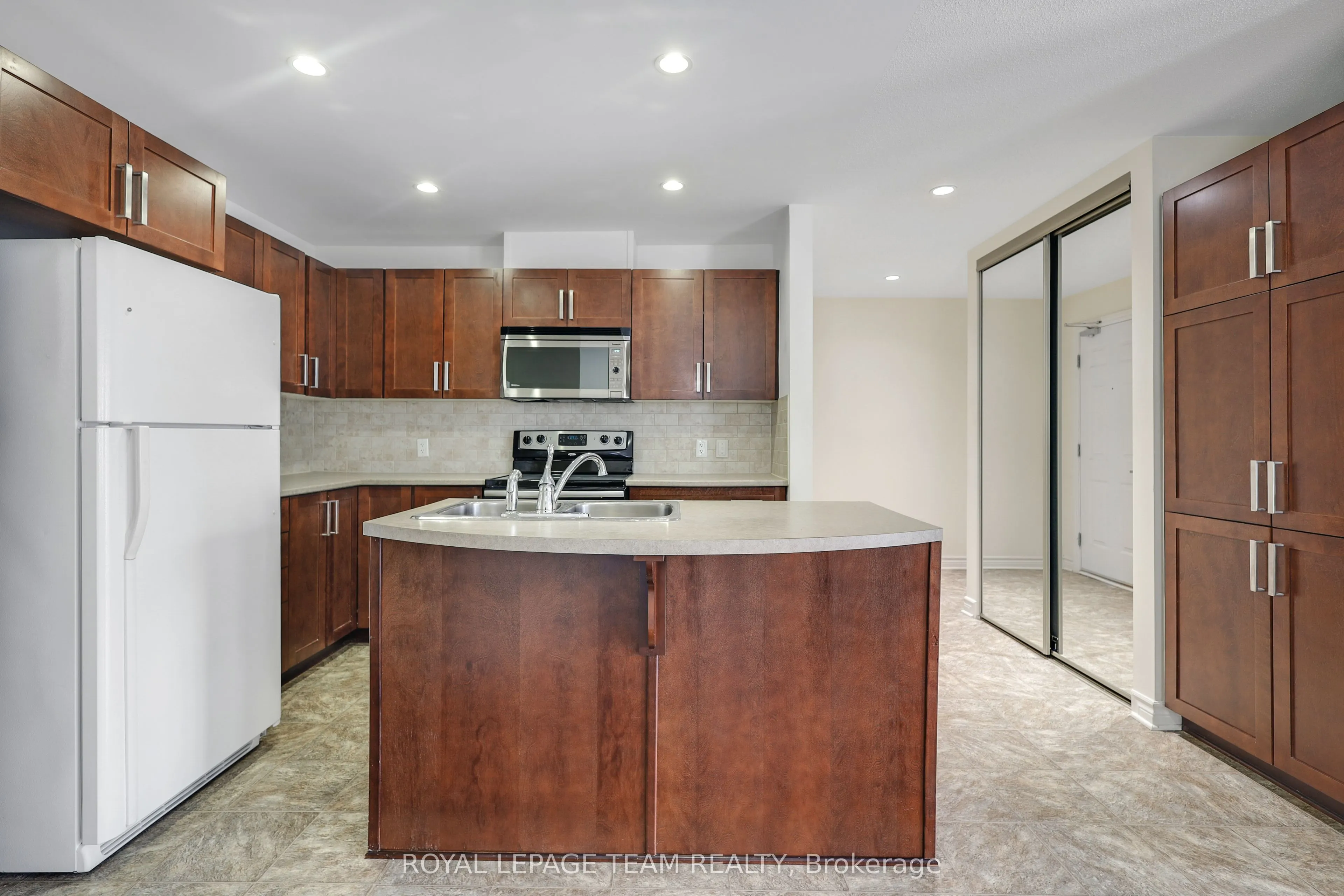 385 Paseo Private, #4