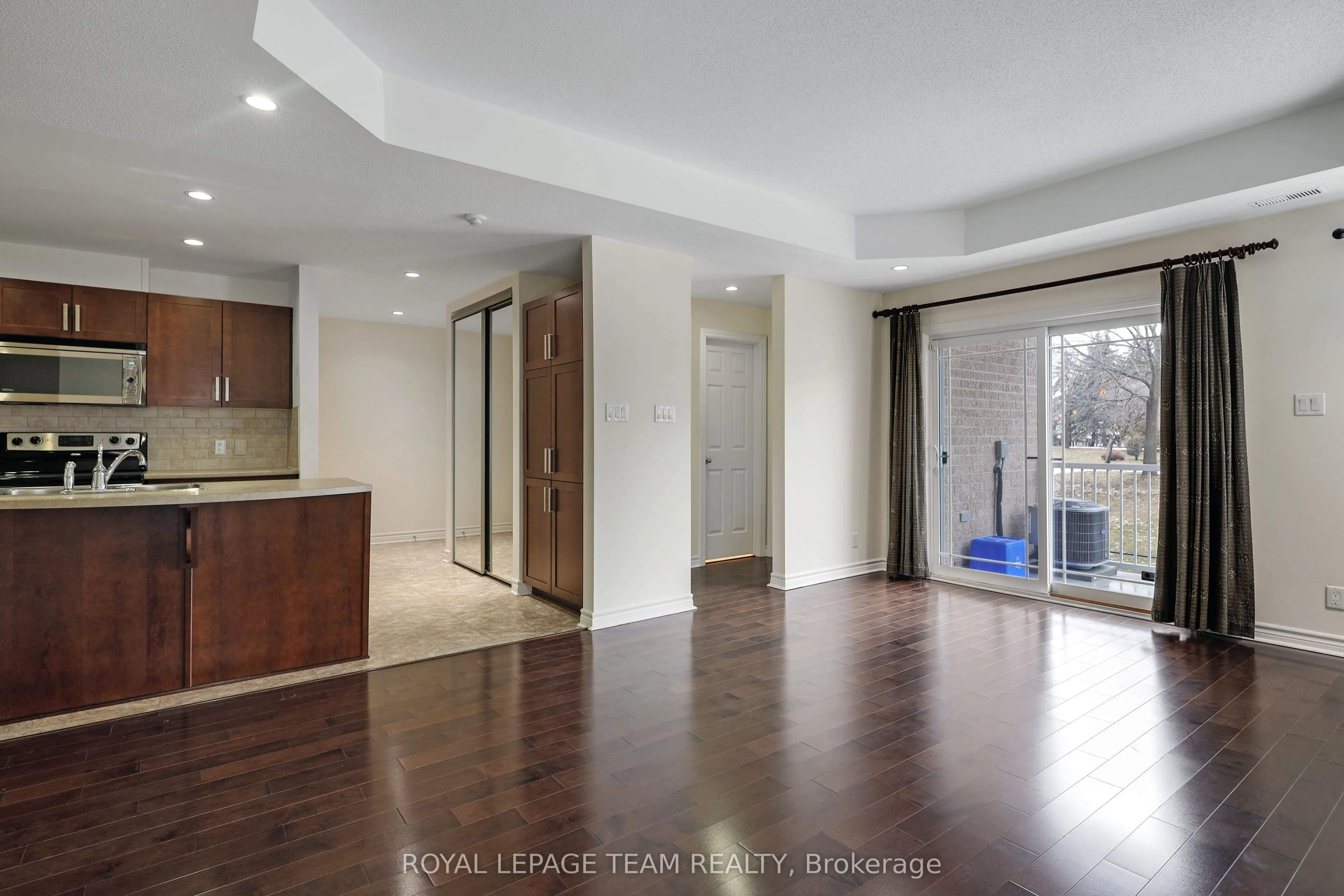 385 Paseo Private, #4