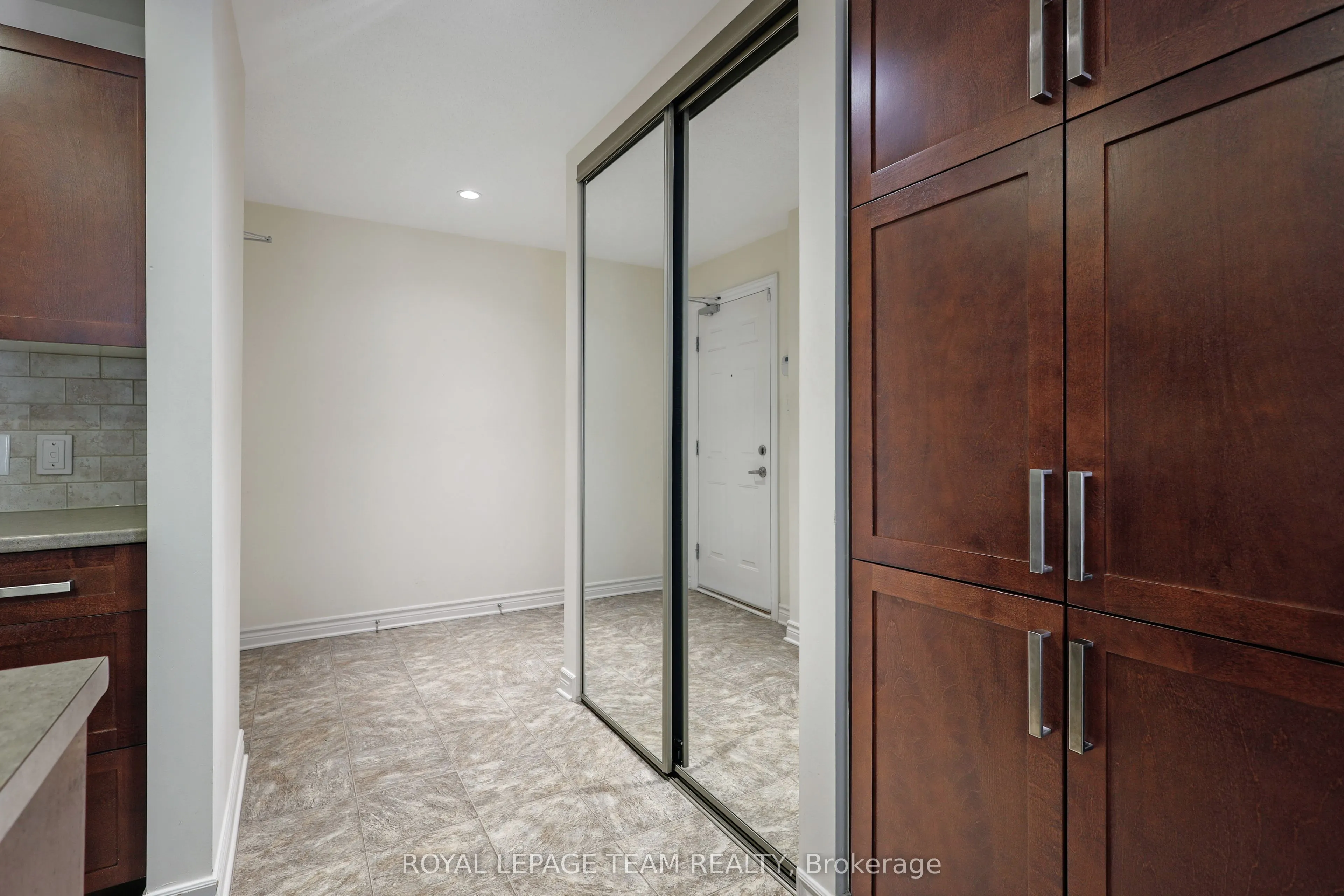 385 Paseo Private, #4