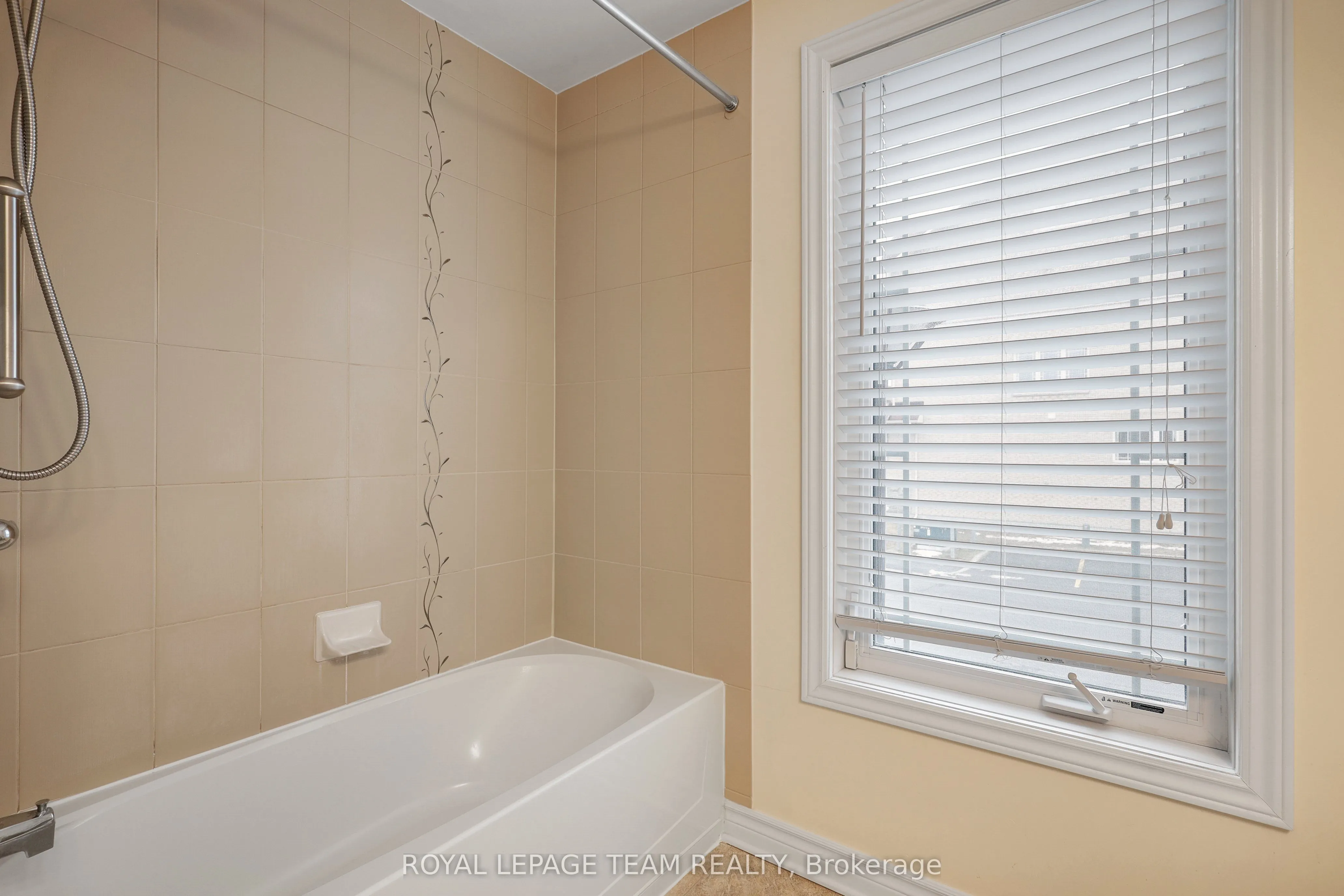 385 Paseo Private, #4