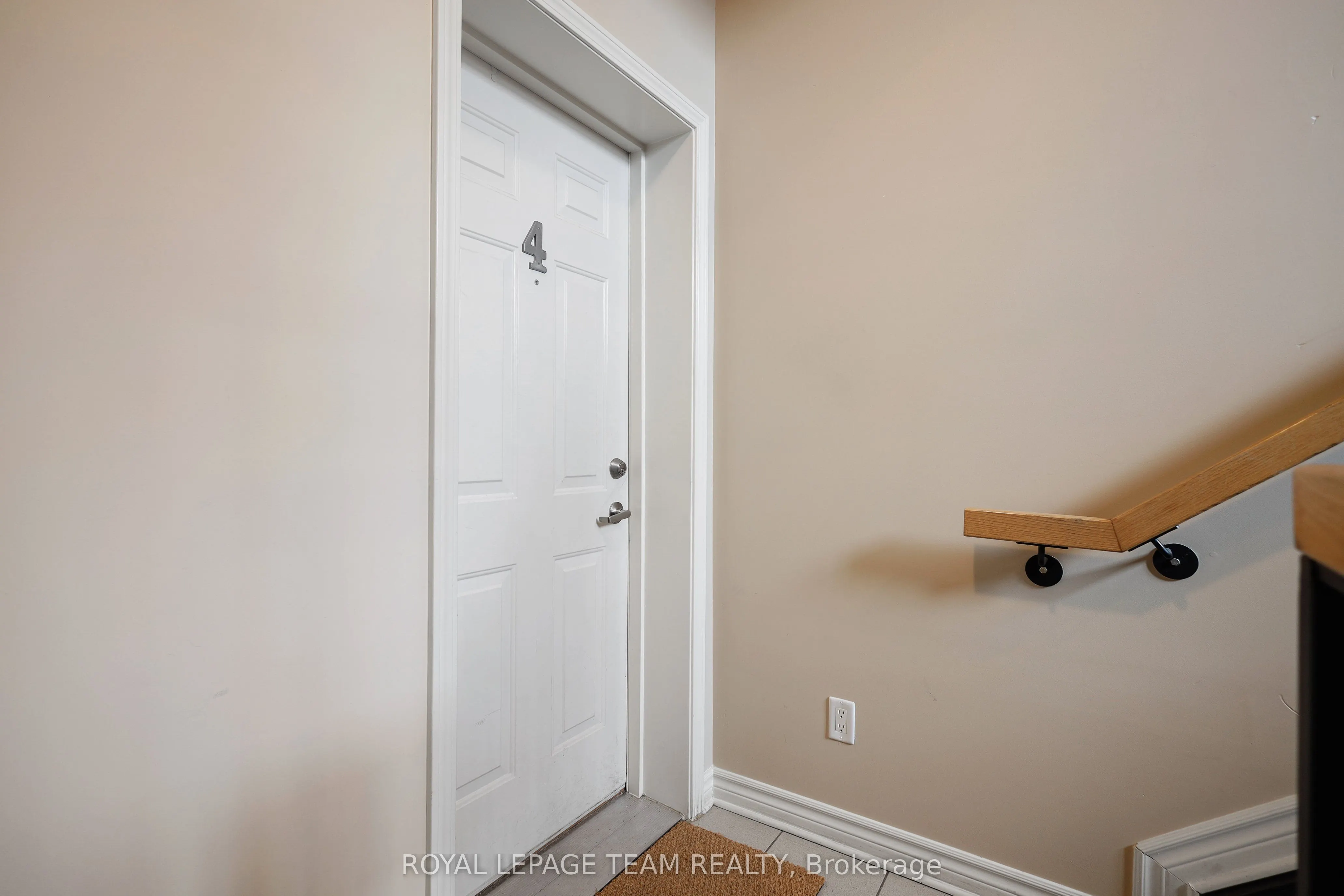 385 Paseo Private, #4