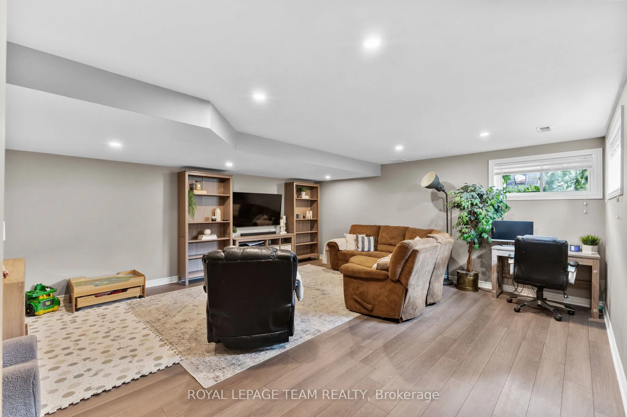 270 Munro Street