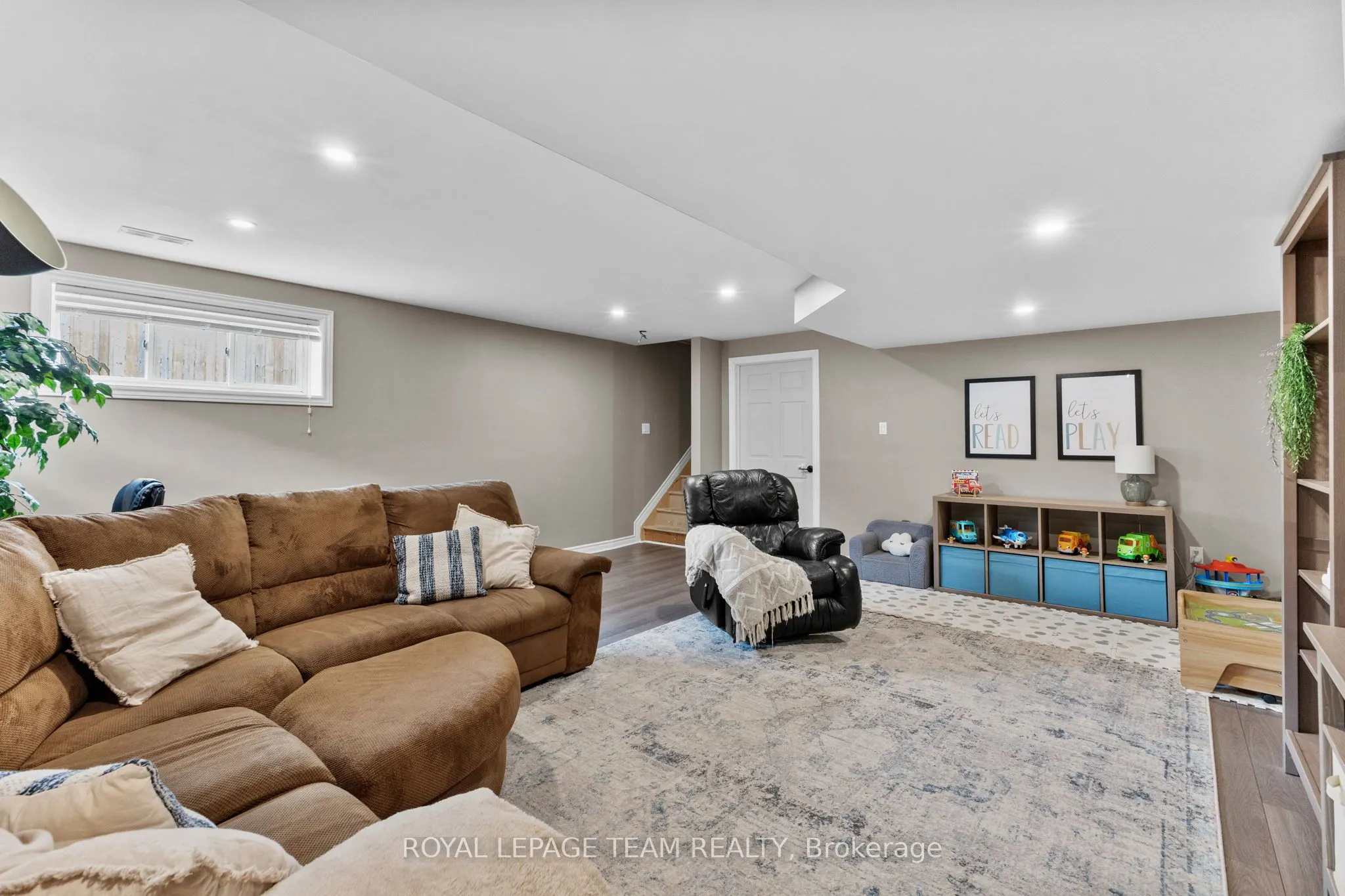 270 Munro Street