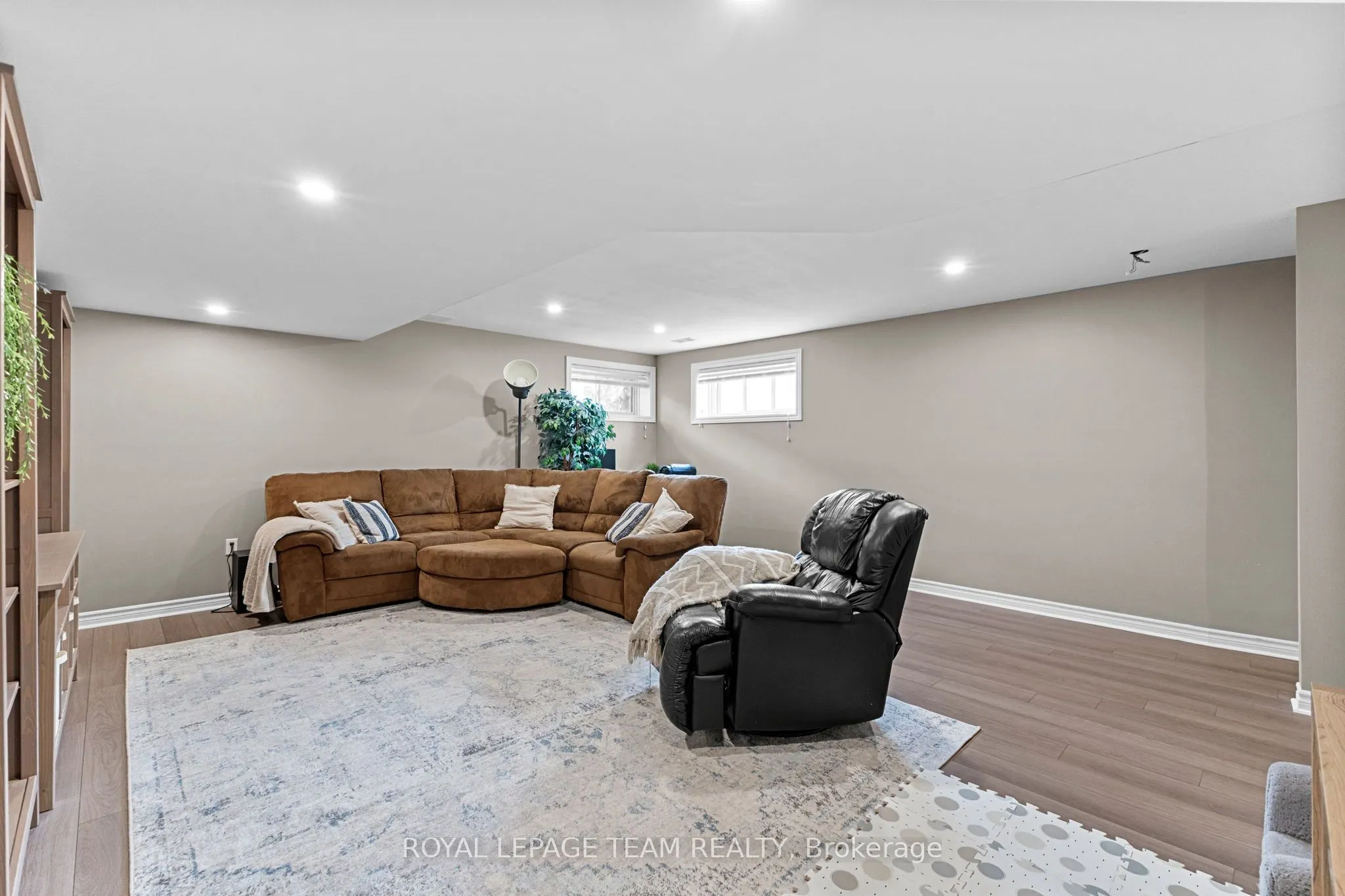 270 Munro Street