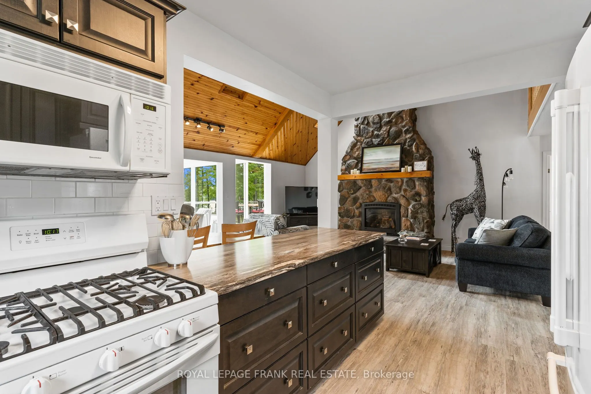 1115A Steenburg Lake Road N