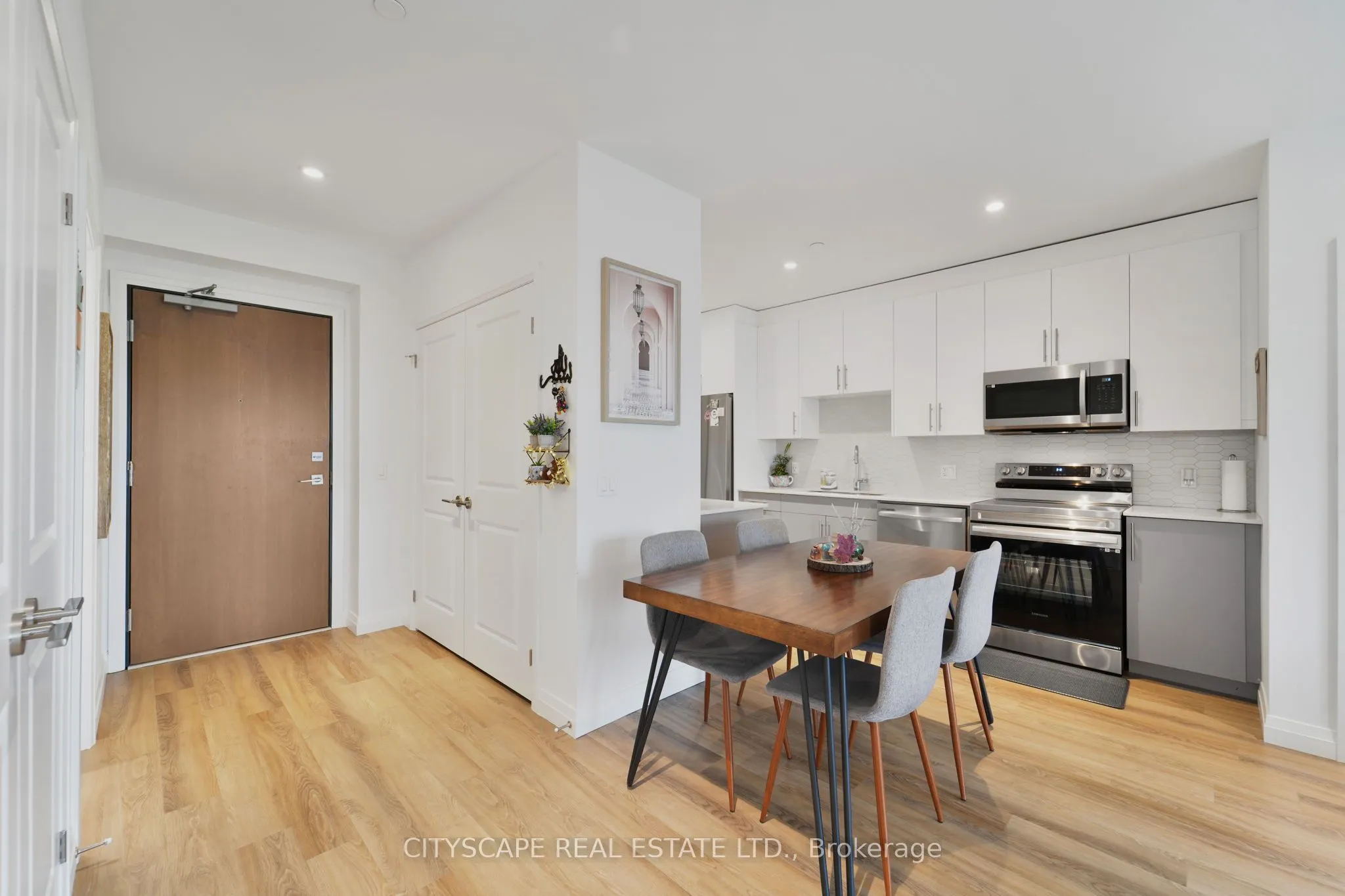 525 New Dundee Road, #802