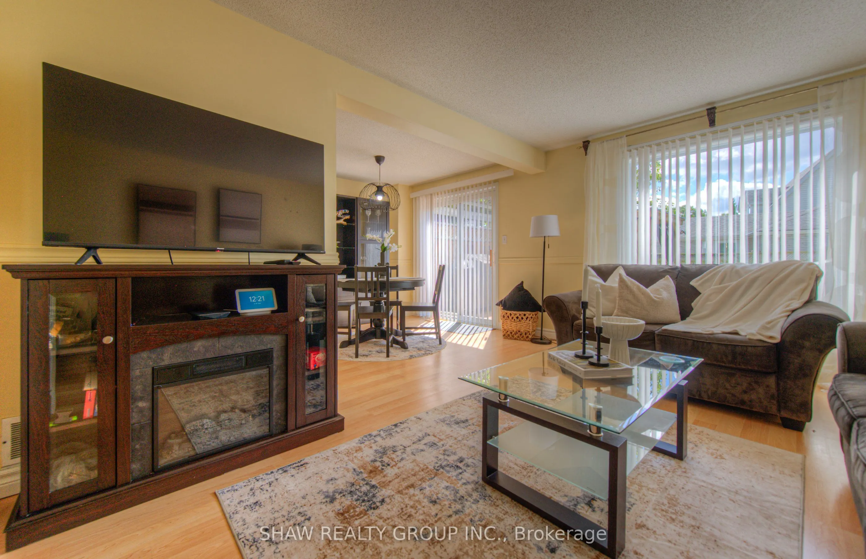 985 Elgin Street N