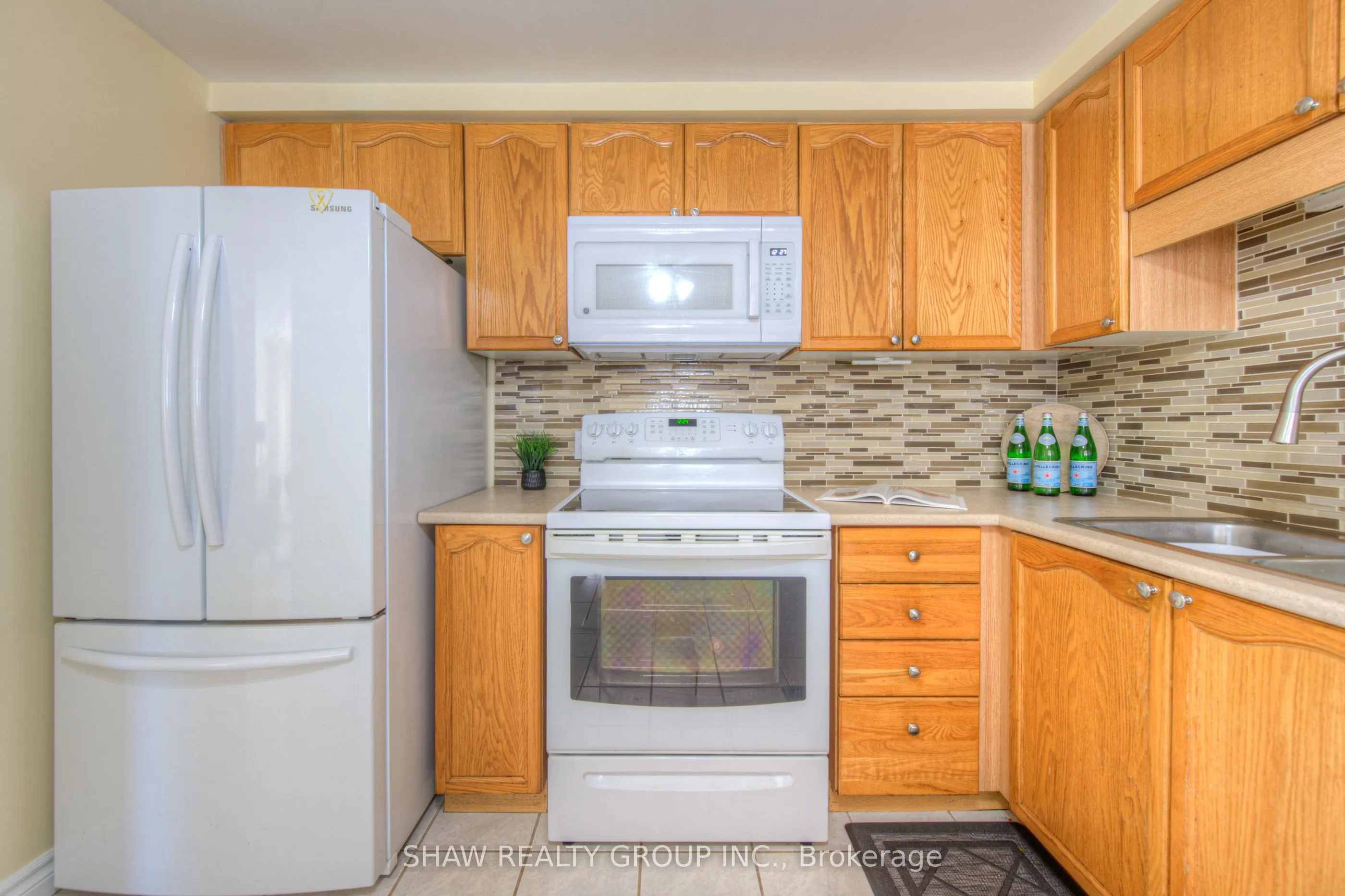 985 Elgin Street N