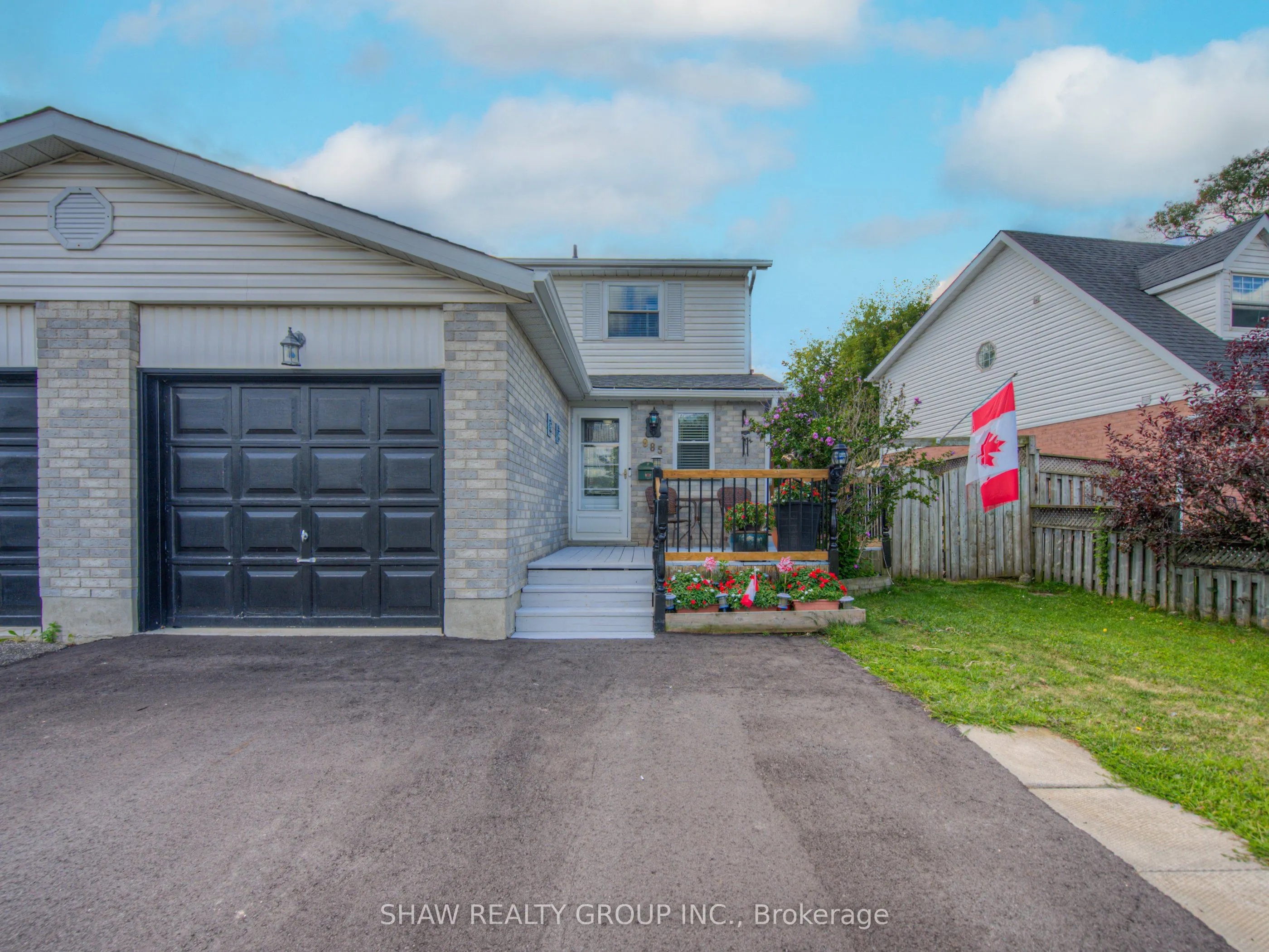 985 Elgin Street N