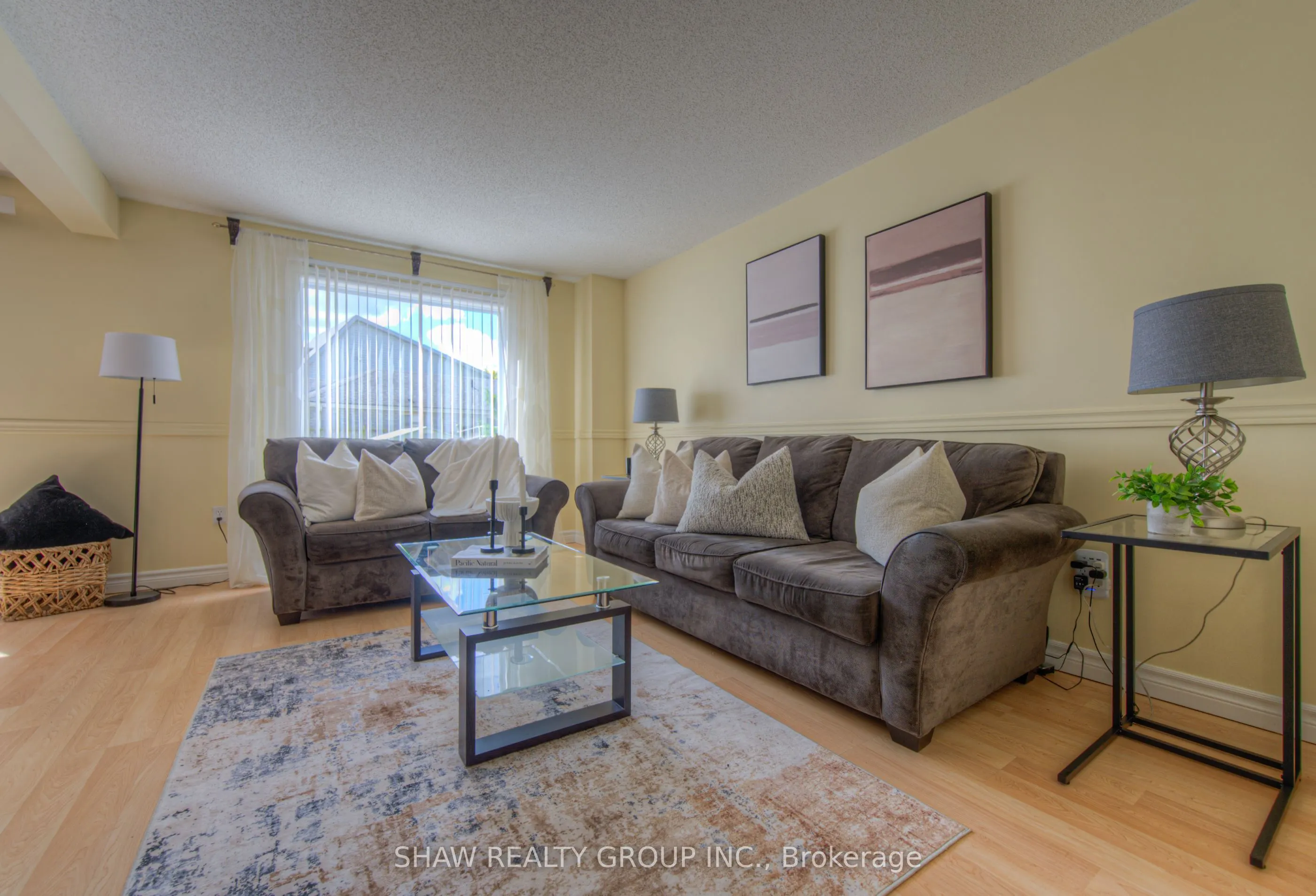 985 Elgin Street N