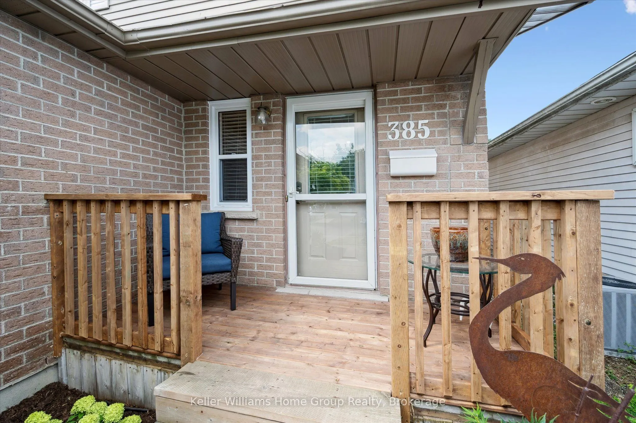 385 Strathallan Street