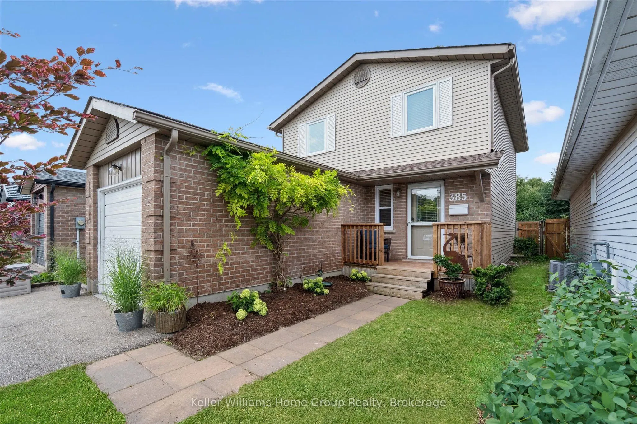 385 Strathallan Street