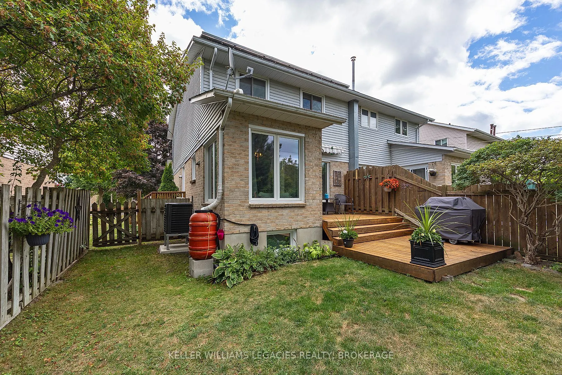 884 Muirfield Crescent