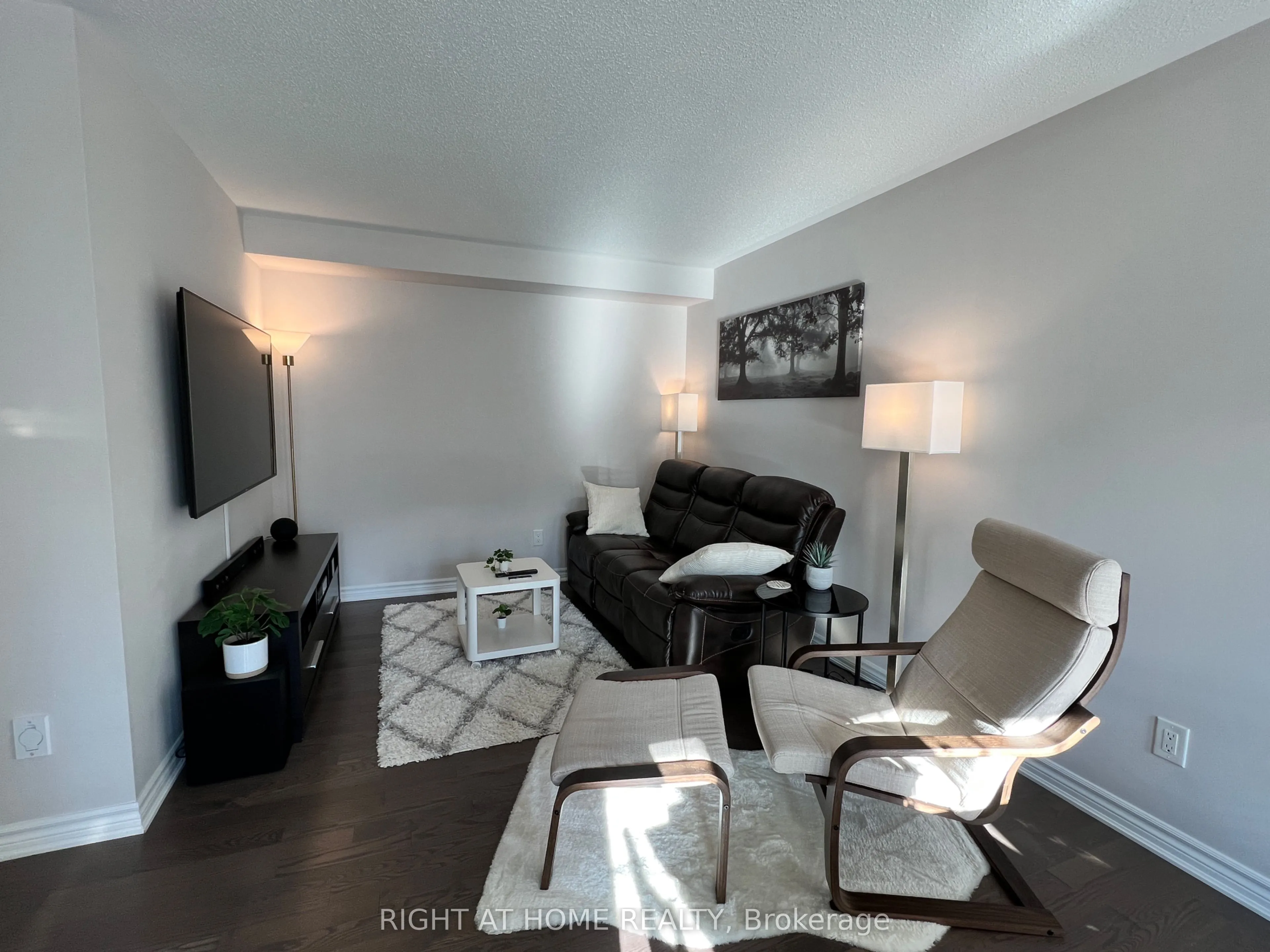 590 Foxlight Circle