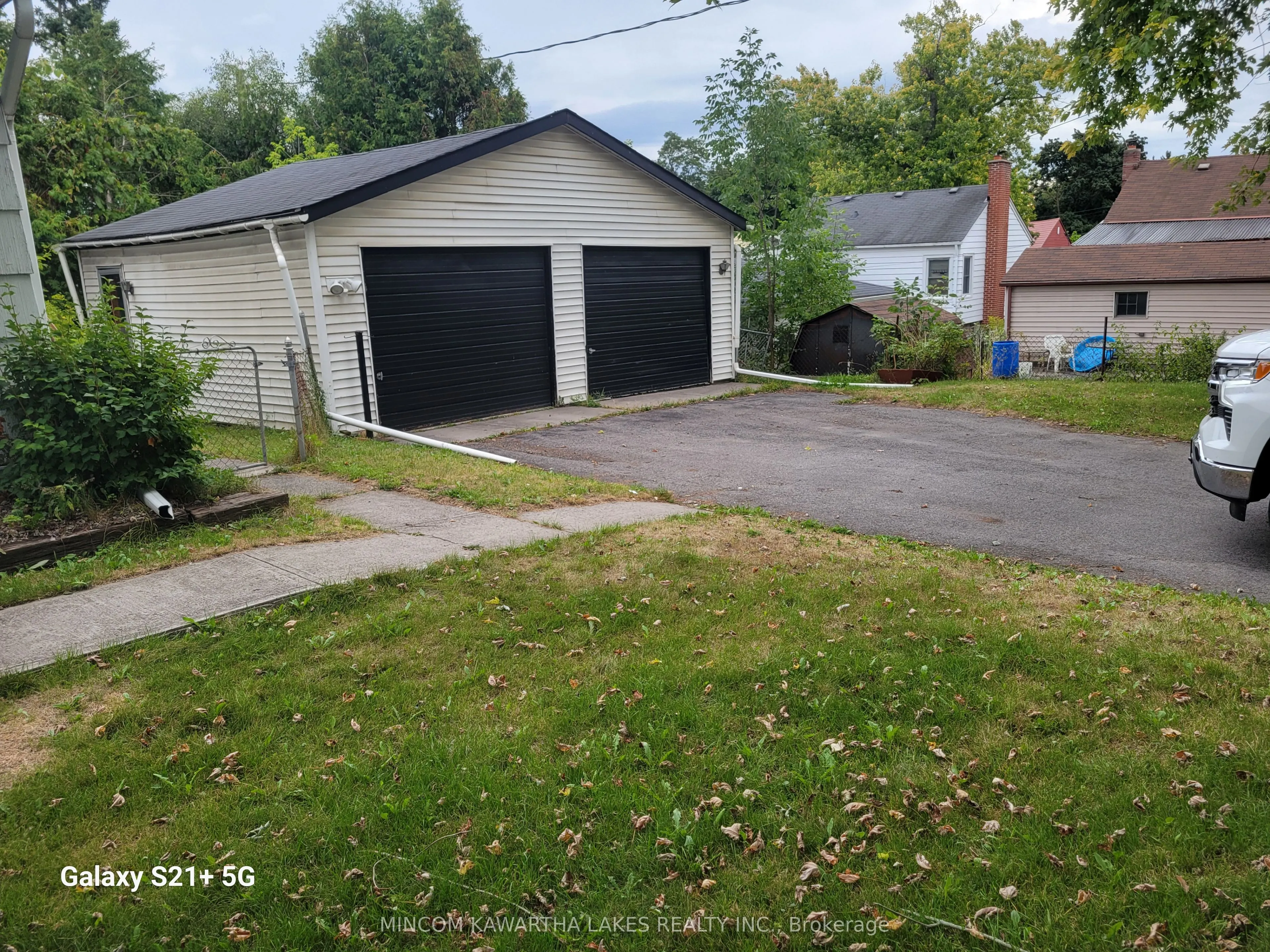 706 Fairbairn Street