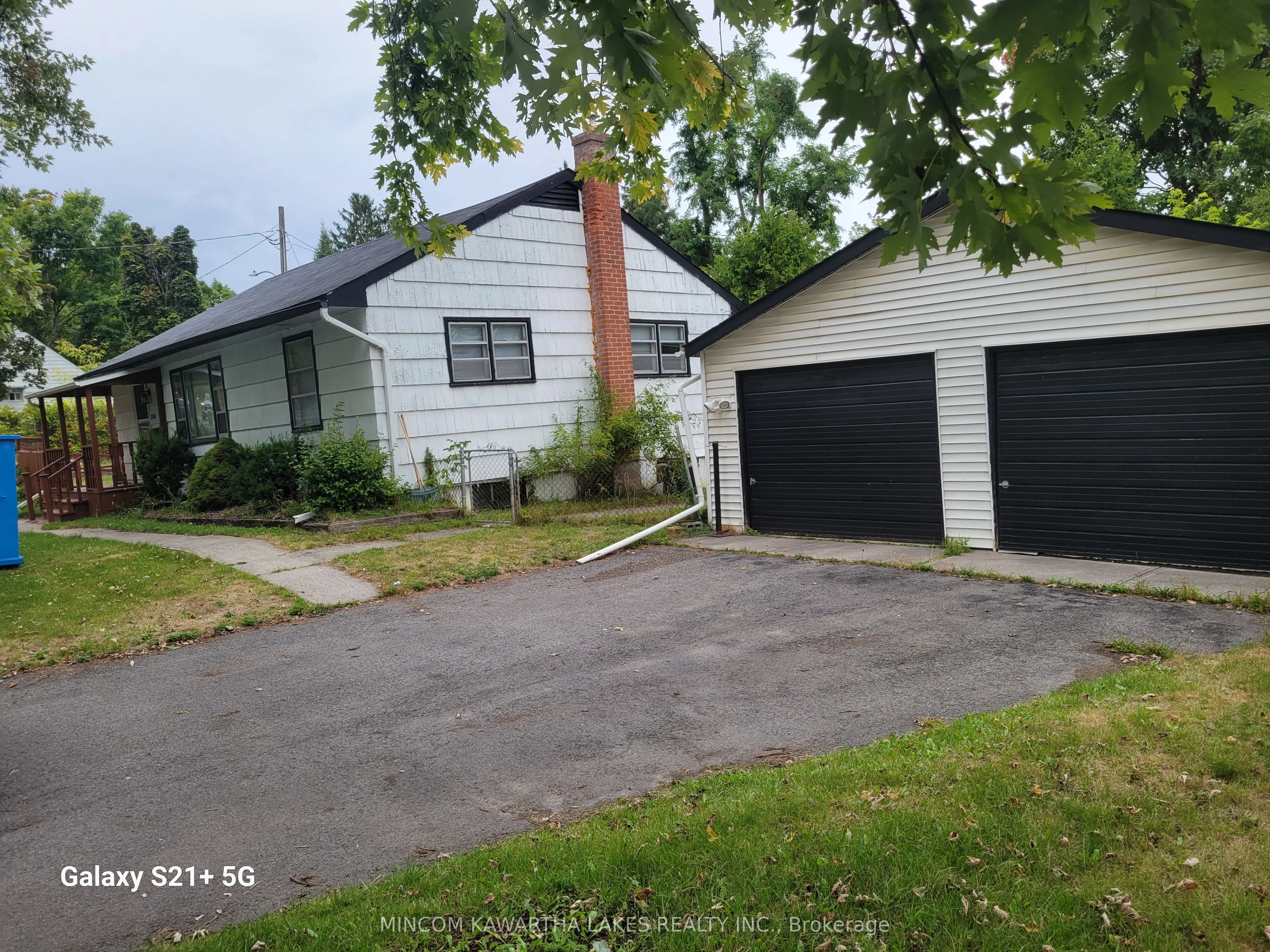 706 Fairbairn Street