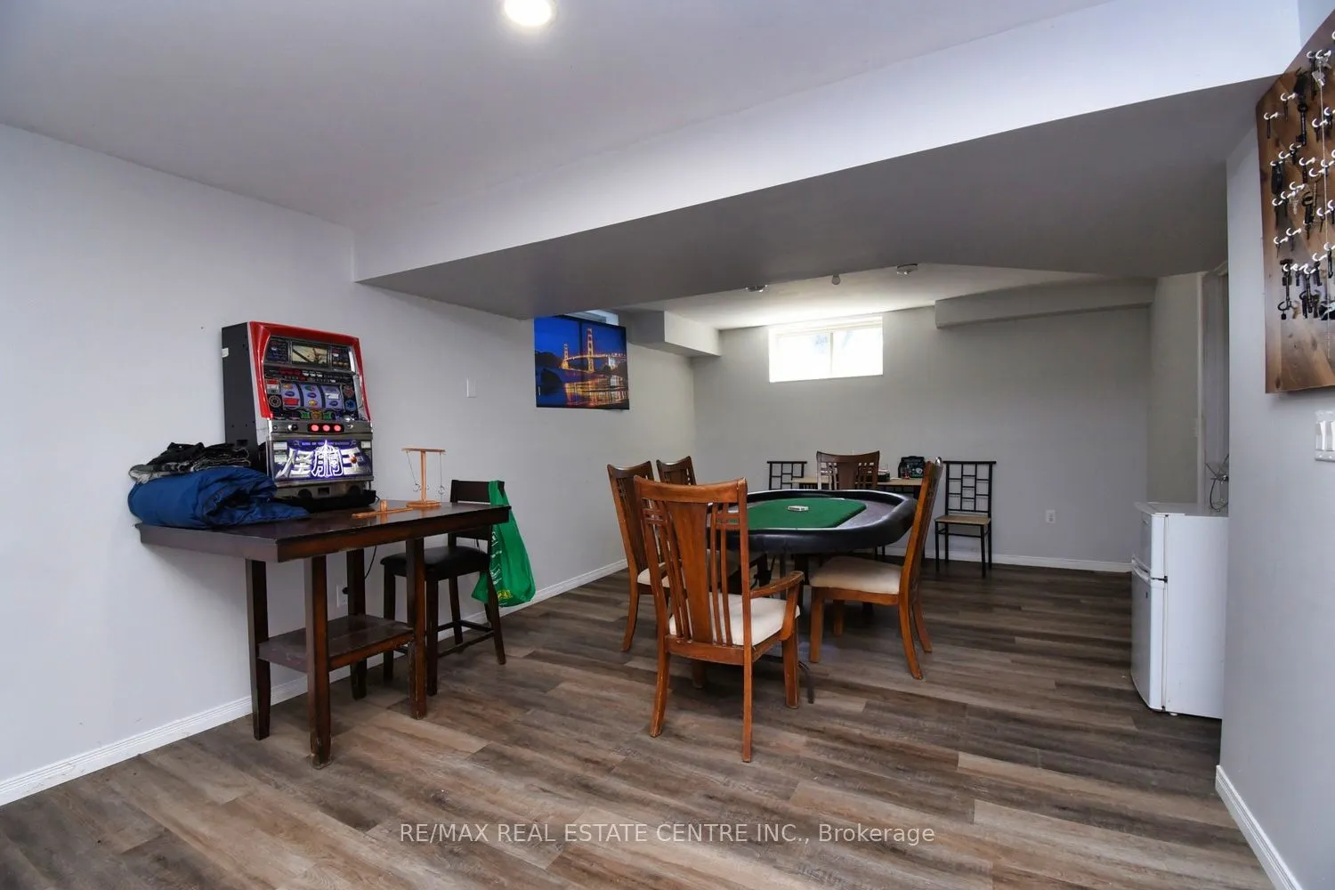 1364 Thompson Road E