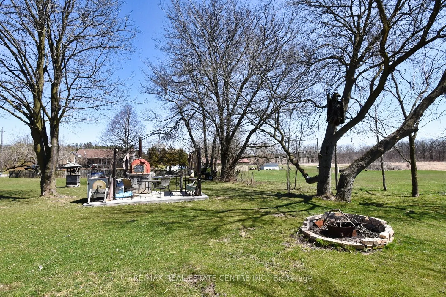 1364 Thompson Road E