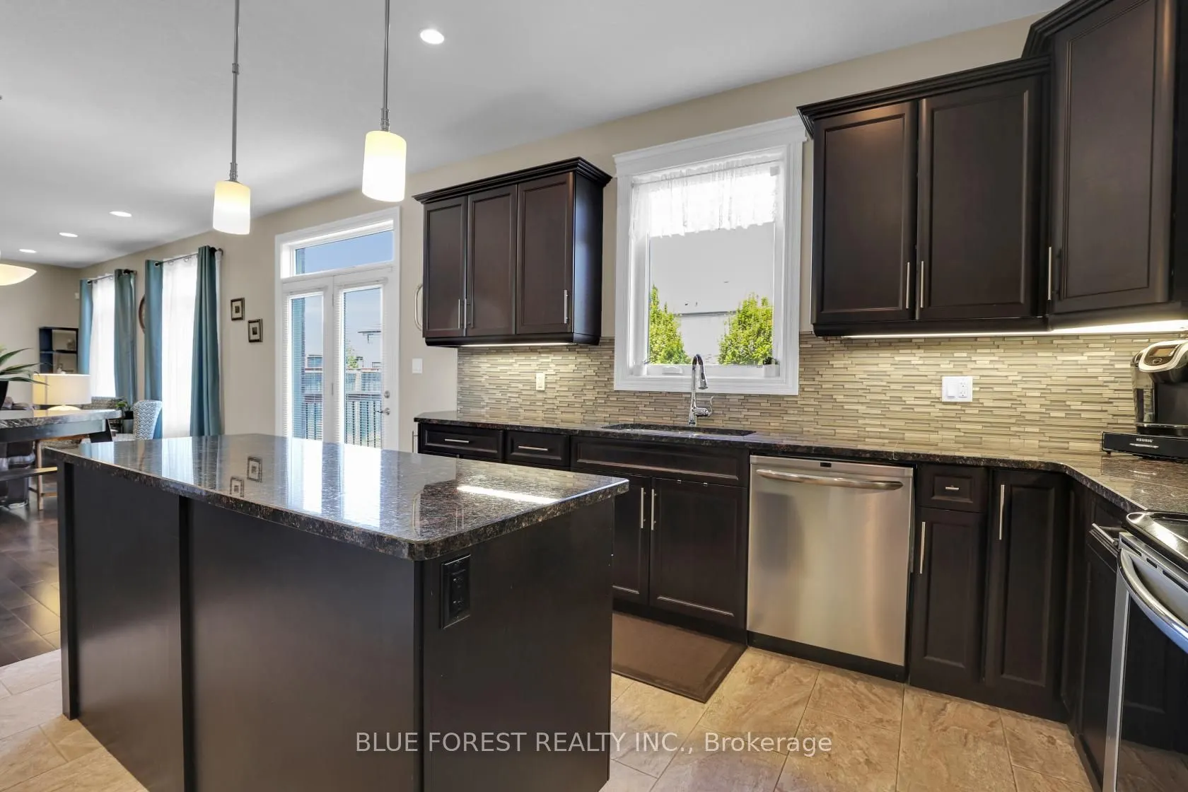 972 Gleneagle Trail