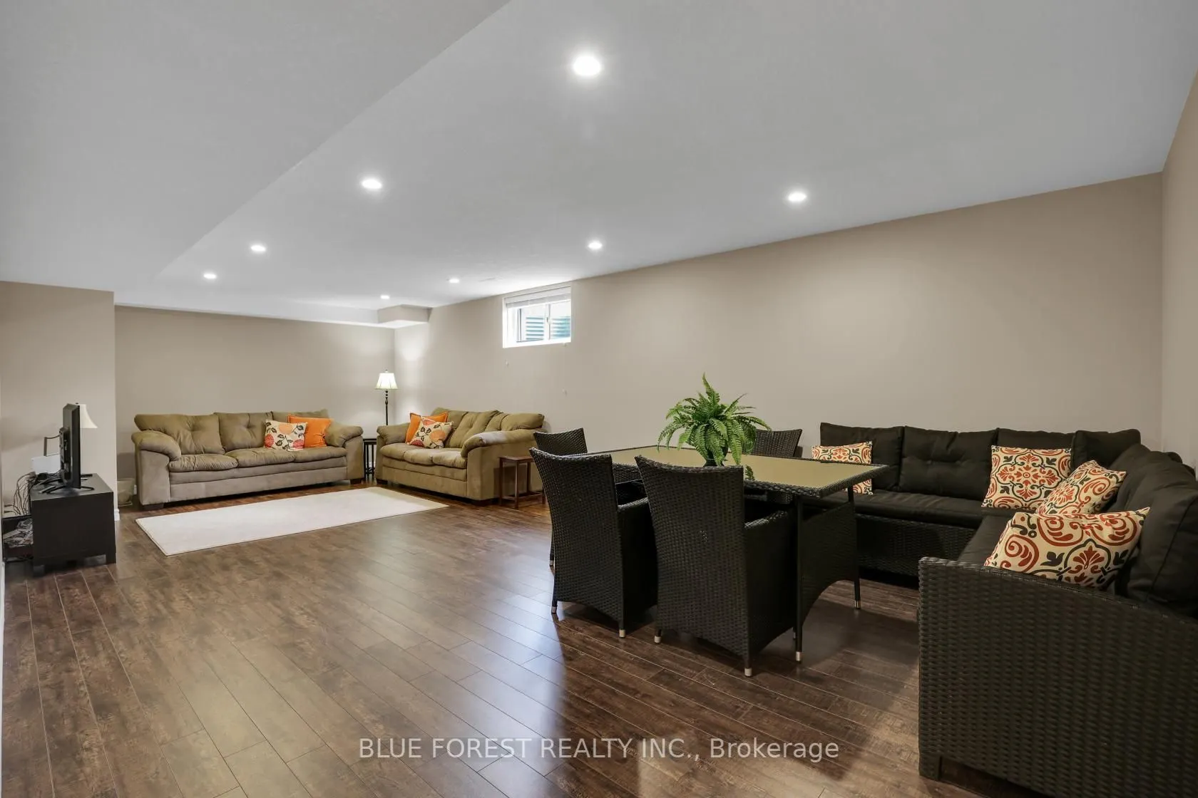 972 Gleneagle Trail