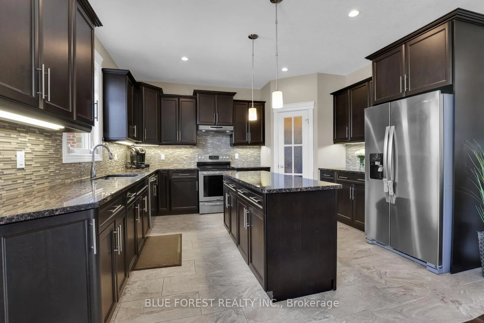 972 Gleneagle Trail