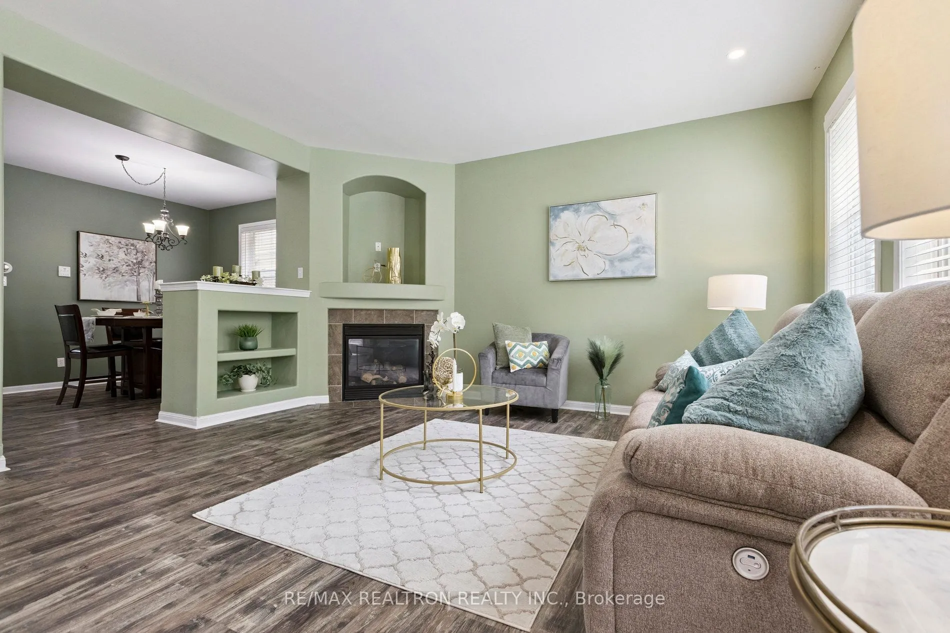 97 Coulthard Boulevard N