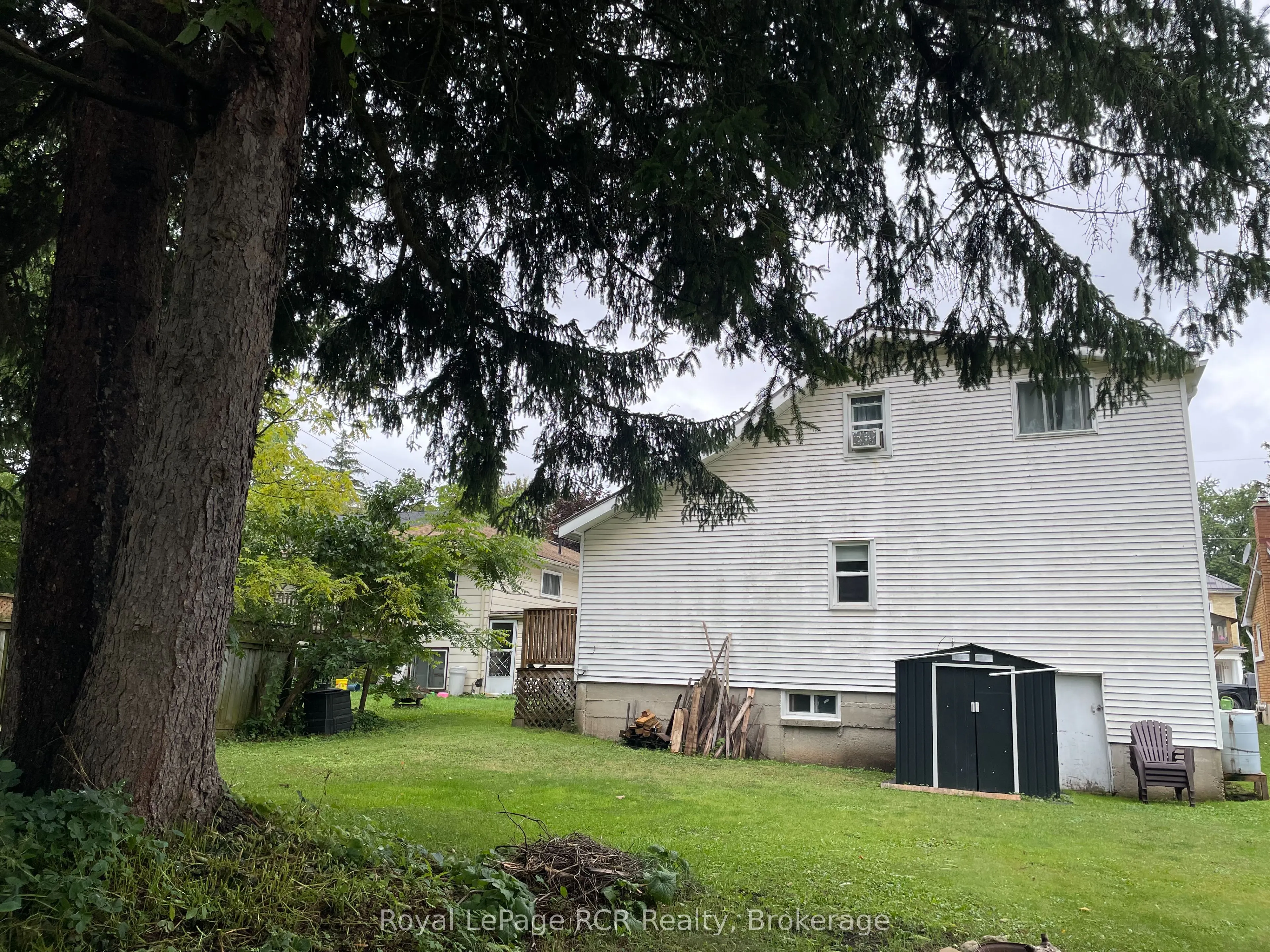 114 Victoria Street S