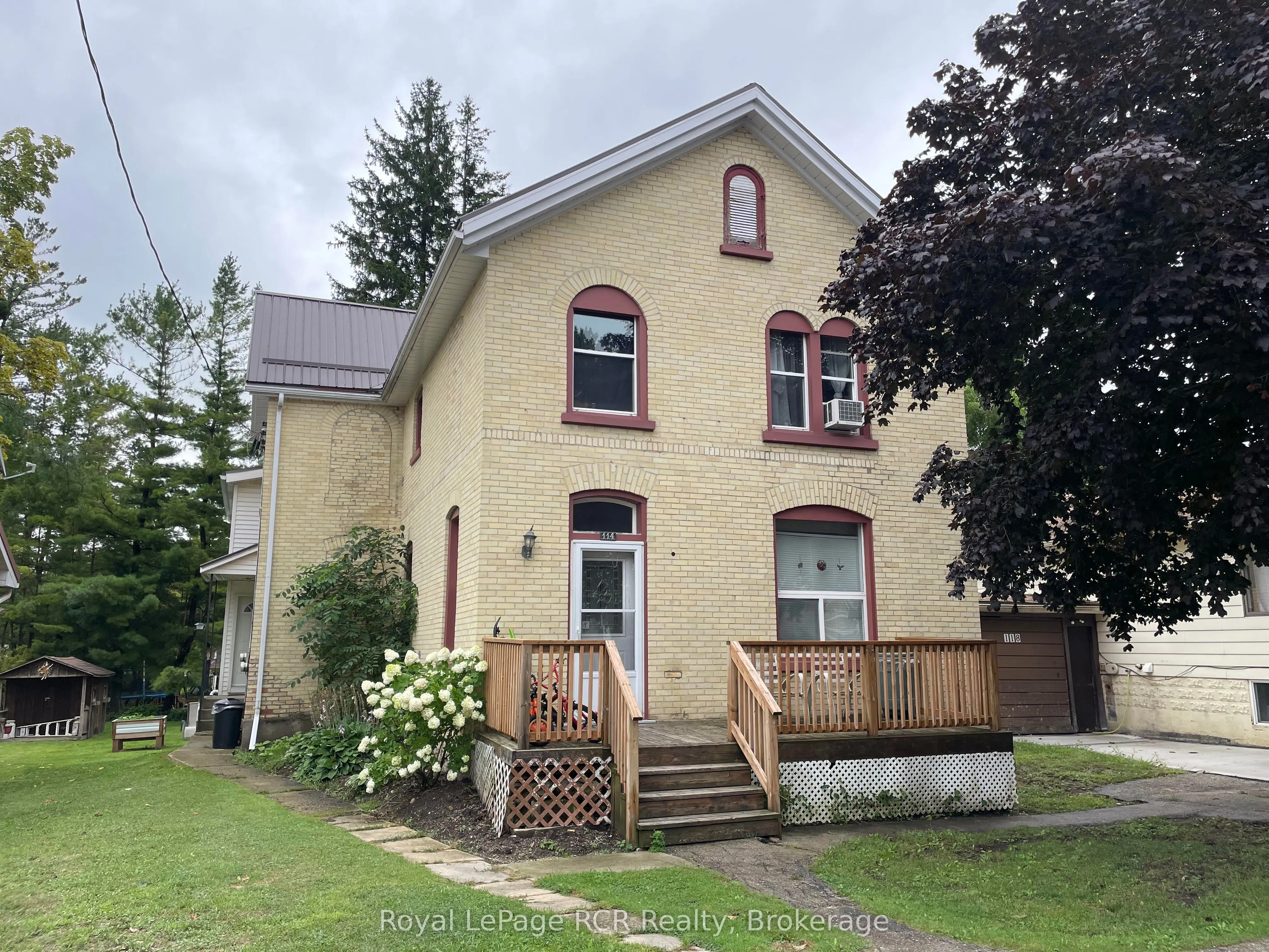 114 Victoria Street S