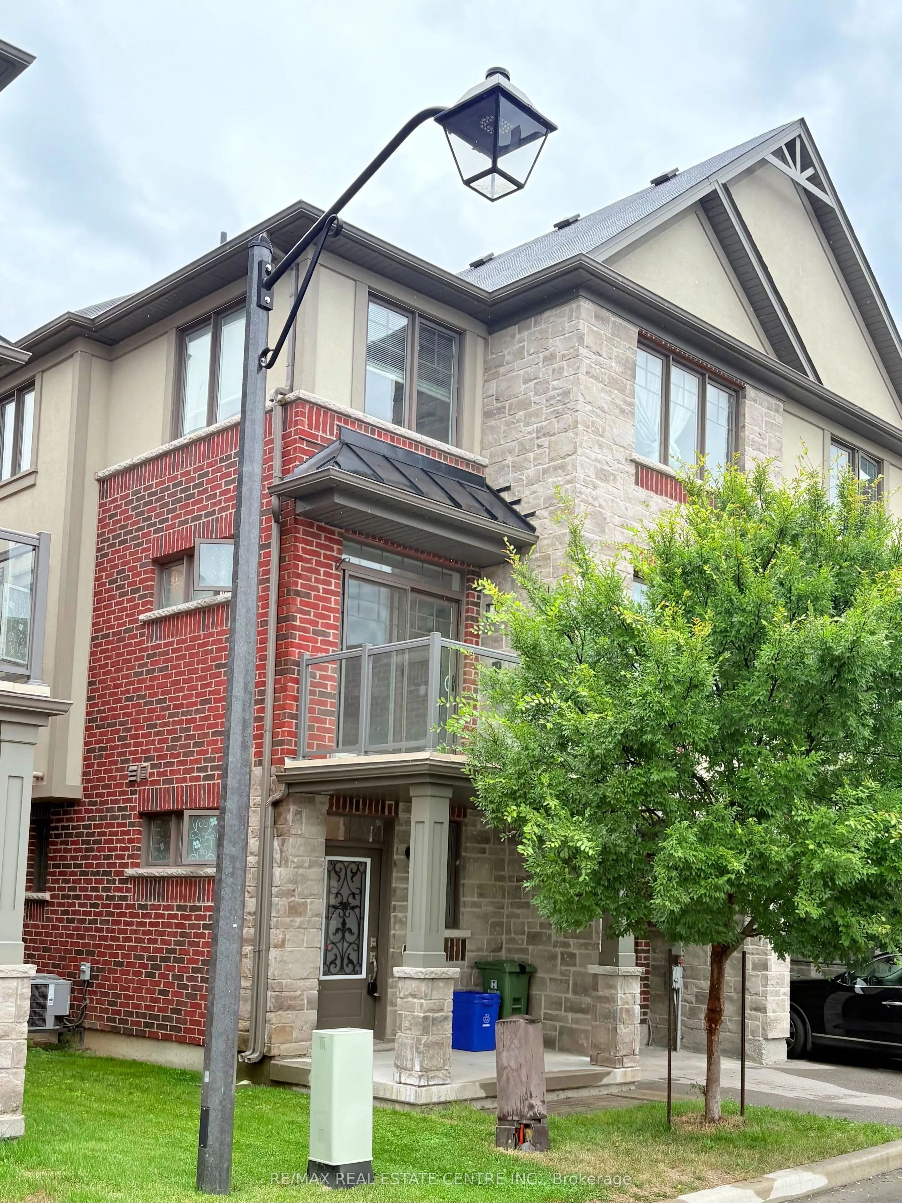 9 Hoffman Lane