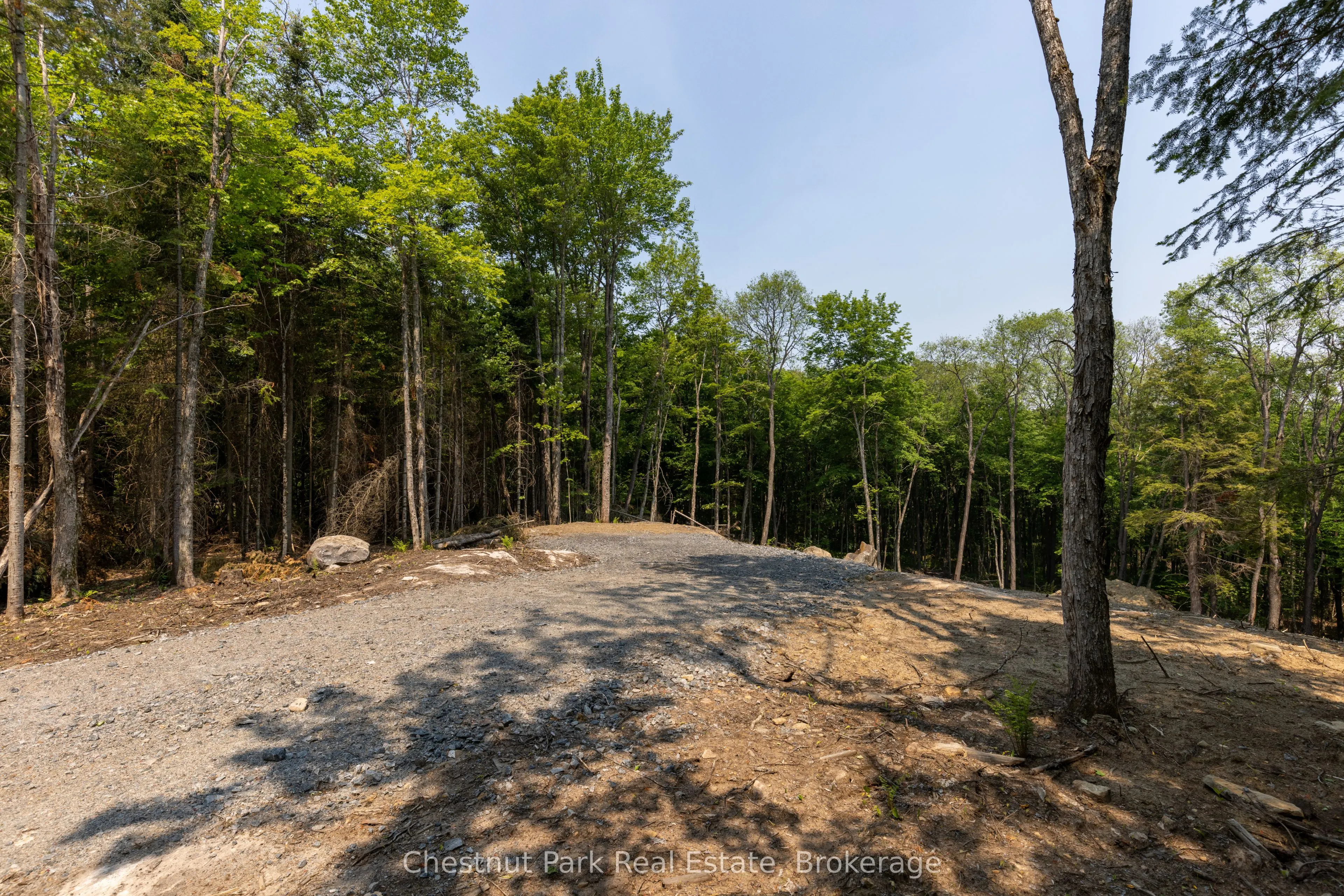 2212 Aspdin Road