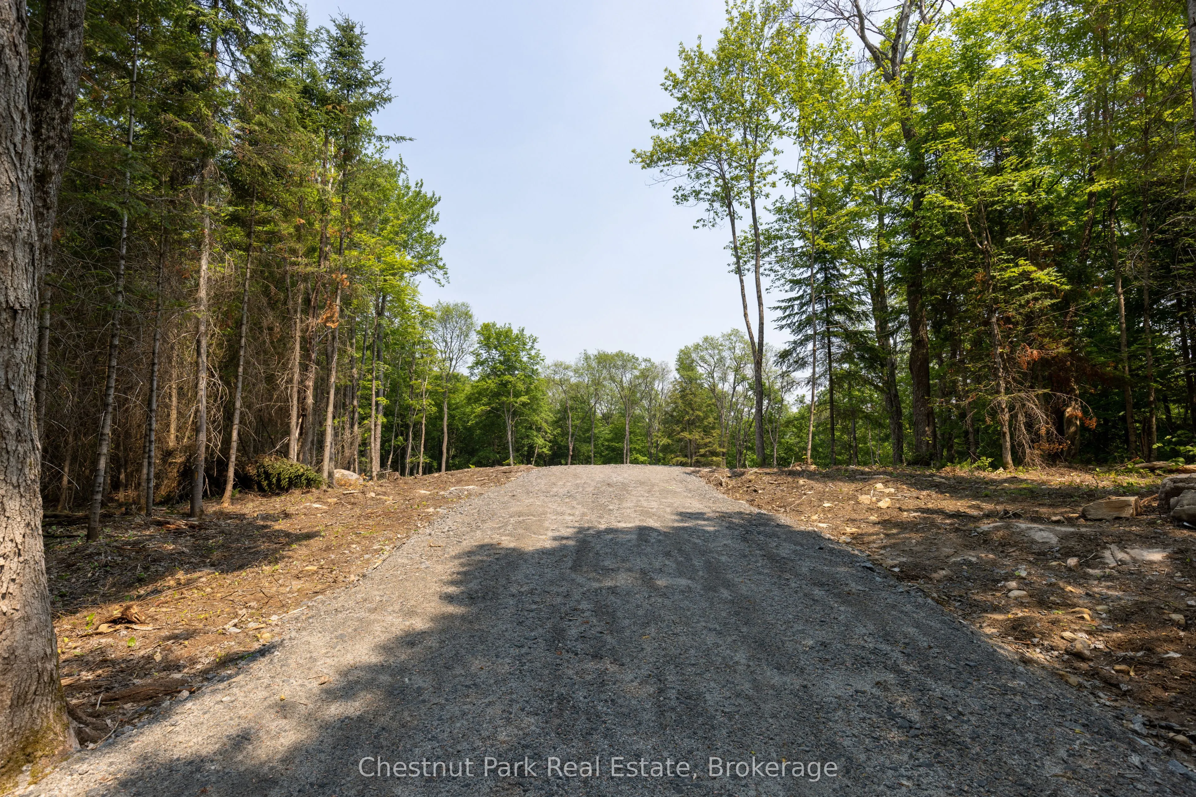 2212 Aspdin Road