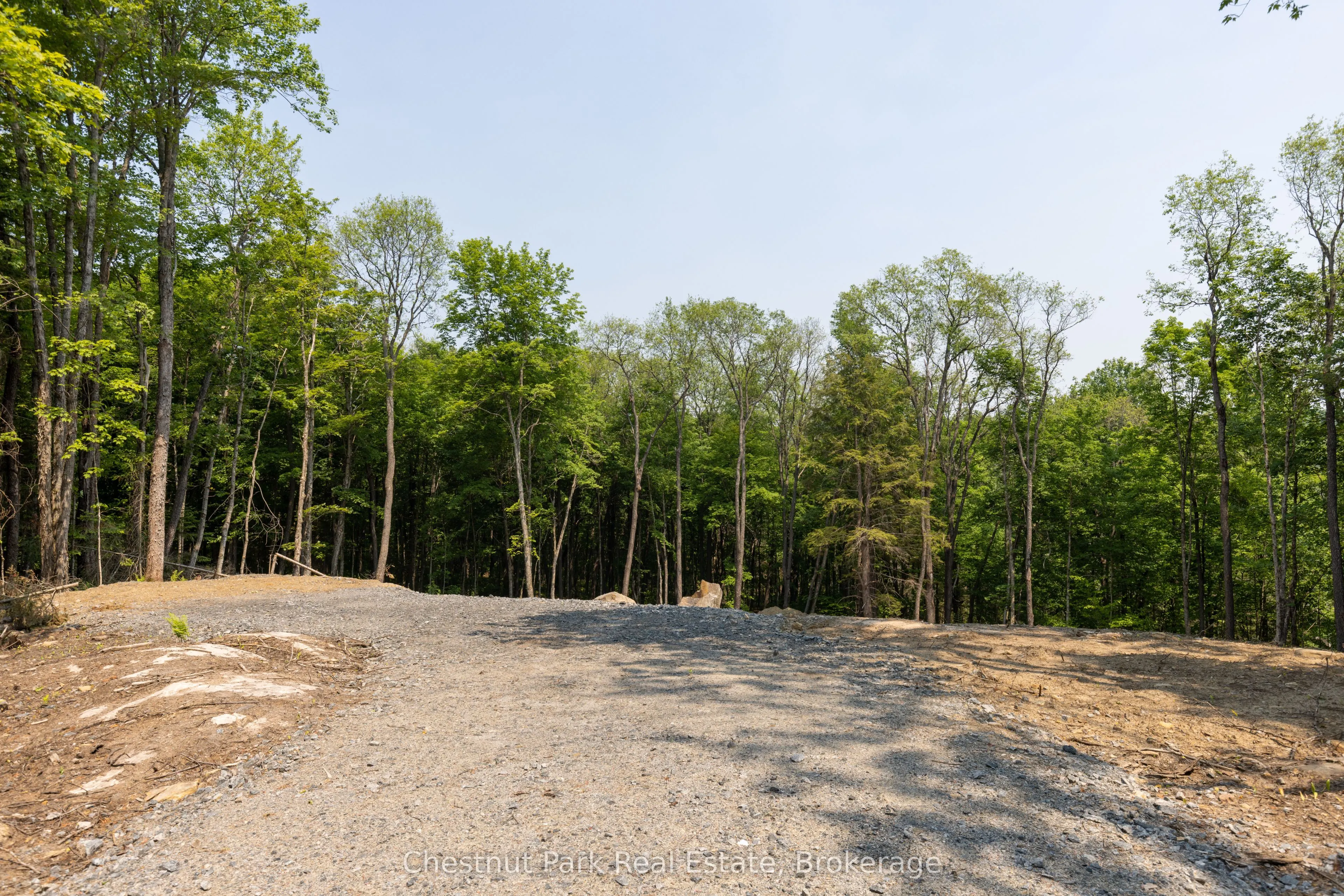 2212 Aspdin Road